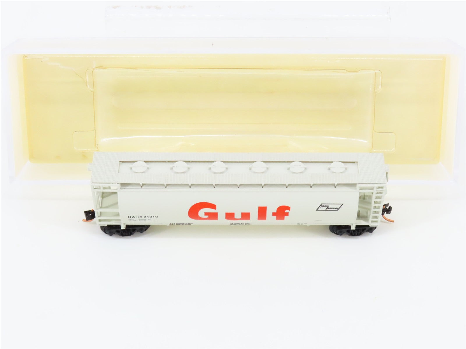N Scale Bowser 37252 NAHX Gulf 3-Bay Covered Hopper 31910