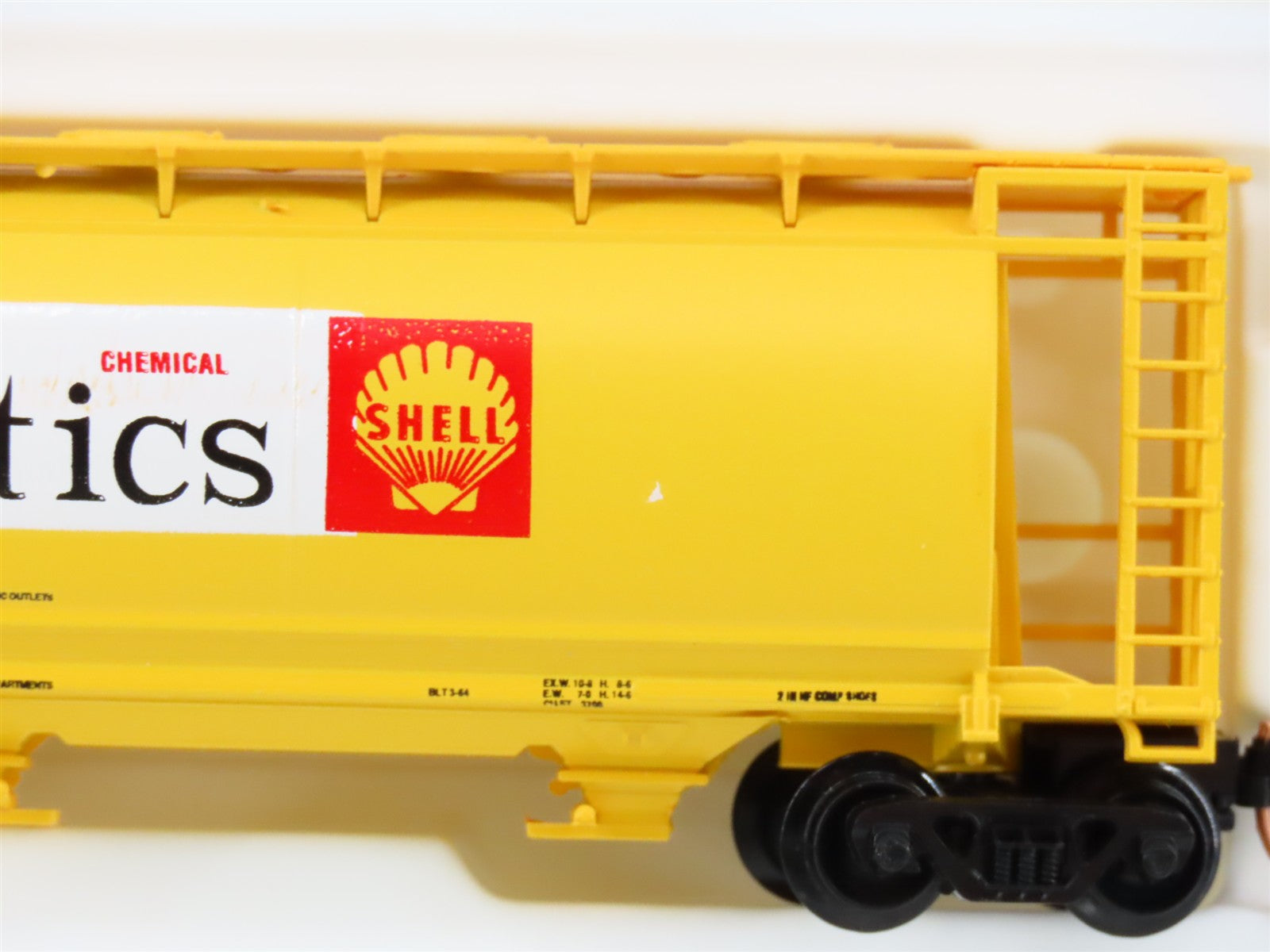 N Scale Bowser 37253 SCPX Shell Chemical 3-Bay Covered Hopper 3502