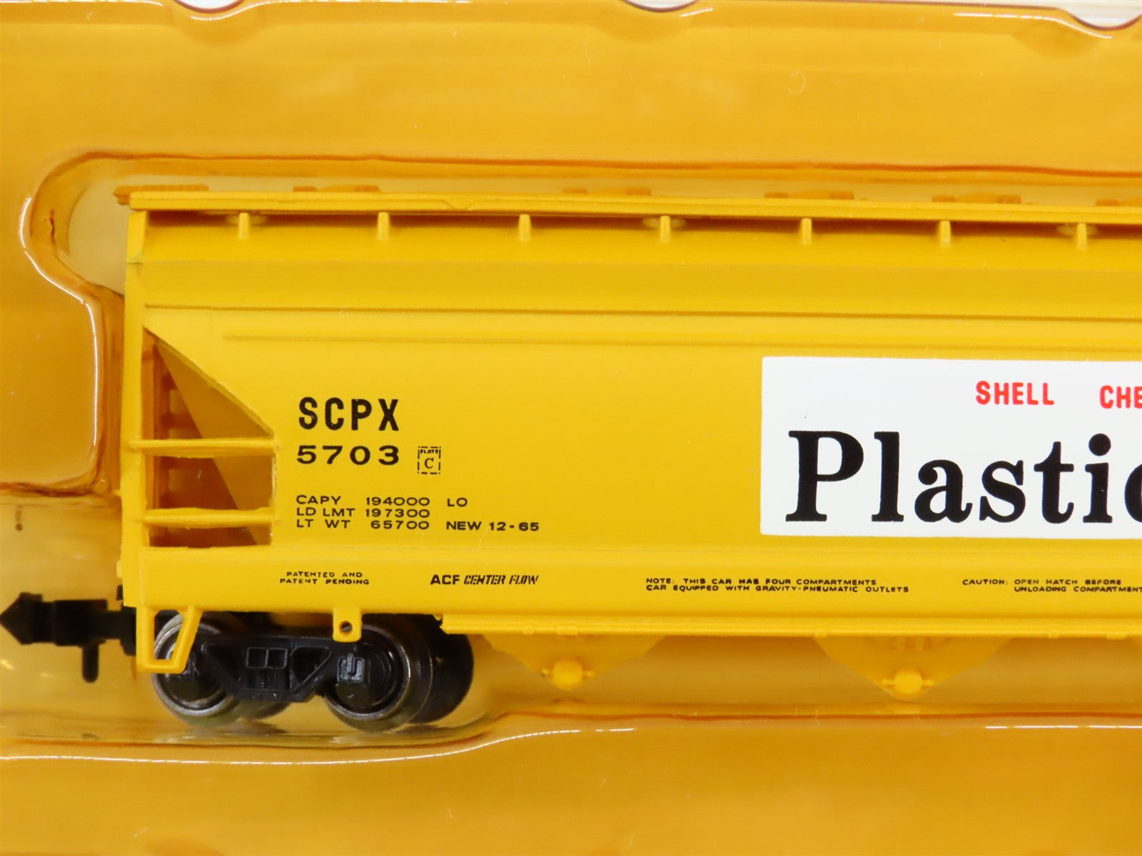 N Scale Bachmann 70584 SCPX Shell Chemical 56' Center-Flow Hopper 5703