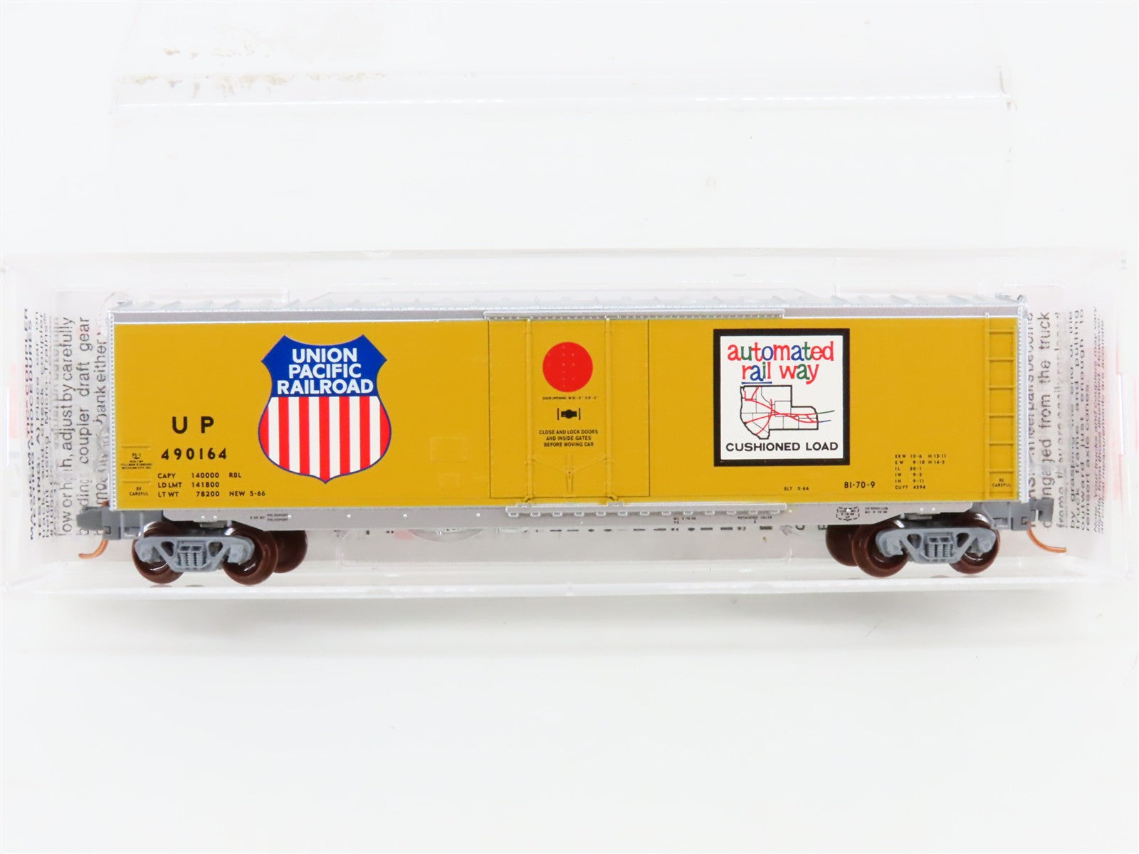N Scale Micro-Trains MTL 38280 UP Union Pacific 50' Plug Door Box Car 490164