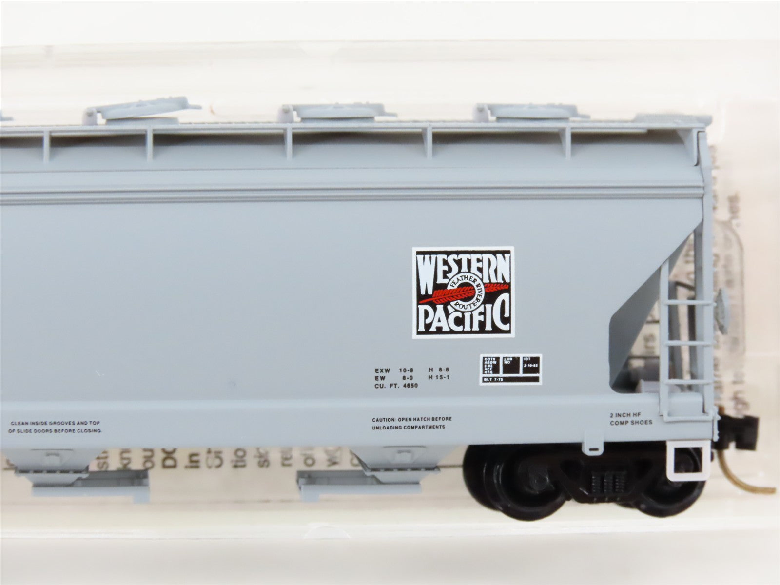 N Scale Micro-Trains MTL 93050 WP Western Pacific 3-Bay Covered Hopper 11832