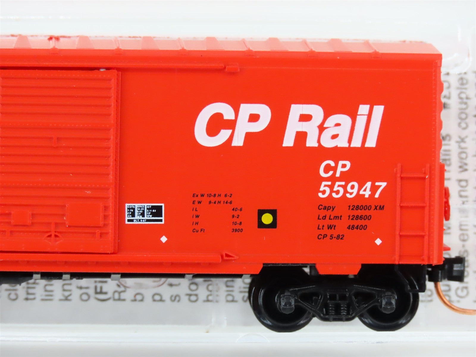 N Scale Micro-Trains MTL 24260 CP Rail 40' Single Door Box Car 55947
