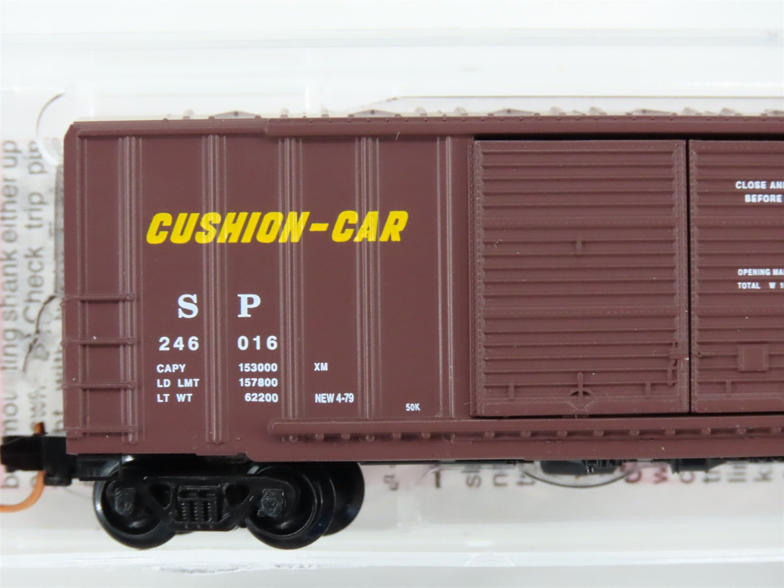 N Scale Micro-Trains MTL 03000050 SP Southern Pacific 50' Box Car 246016