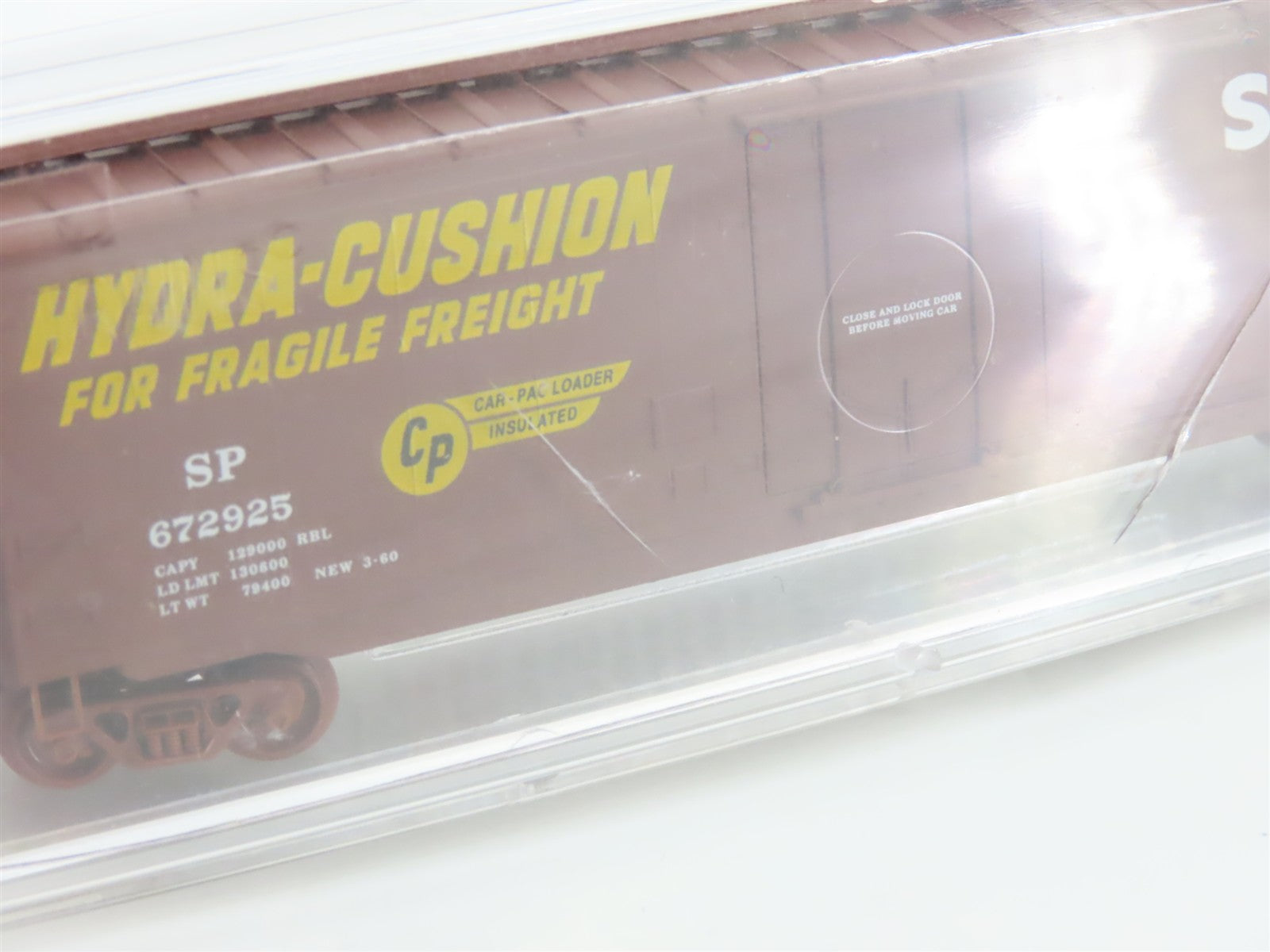 N Scale Micro-Trains MTL 32380 SP Southern Pacific 50' Plug Door Box Car 672925