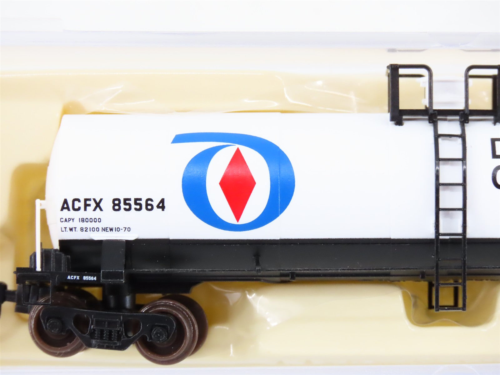 N Scale Atlas 40532 ACFX Diamond Shamrock Tank Car 85564