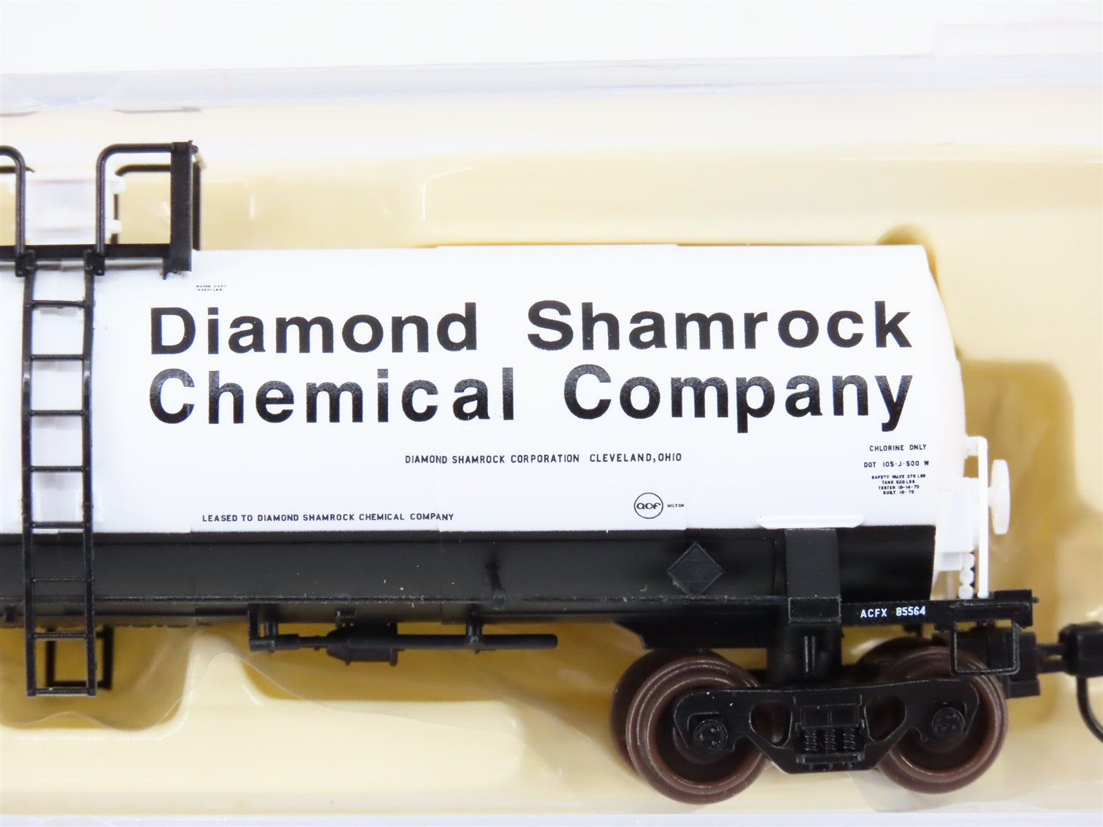 N Scale Atlas 40532 ACFX Diamond Shamrock Tank Car 85564