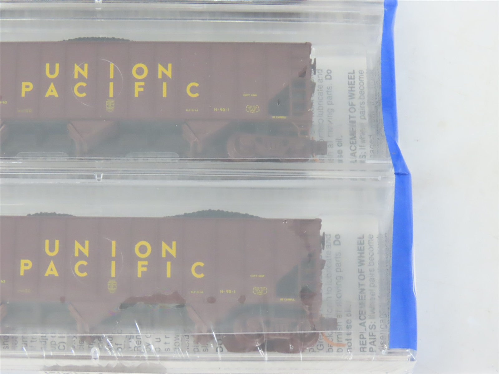 N Scale Micro-Trains MTL NSC 04-18 UP Union Pacific 3-Bay Hopper w/Load 4-Pack