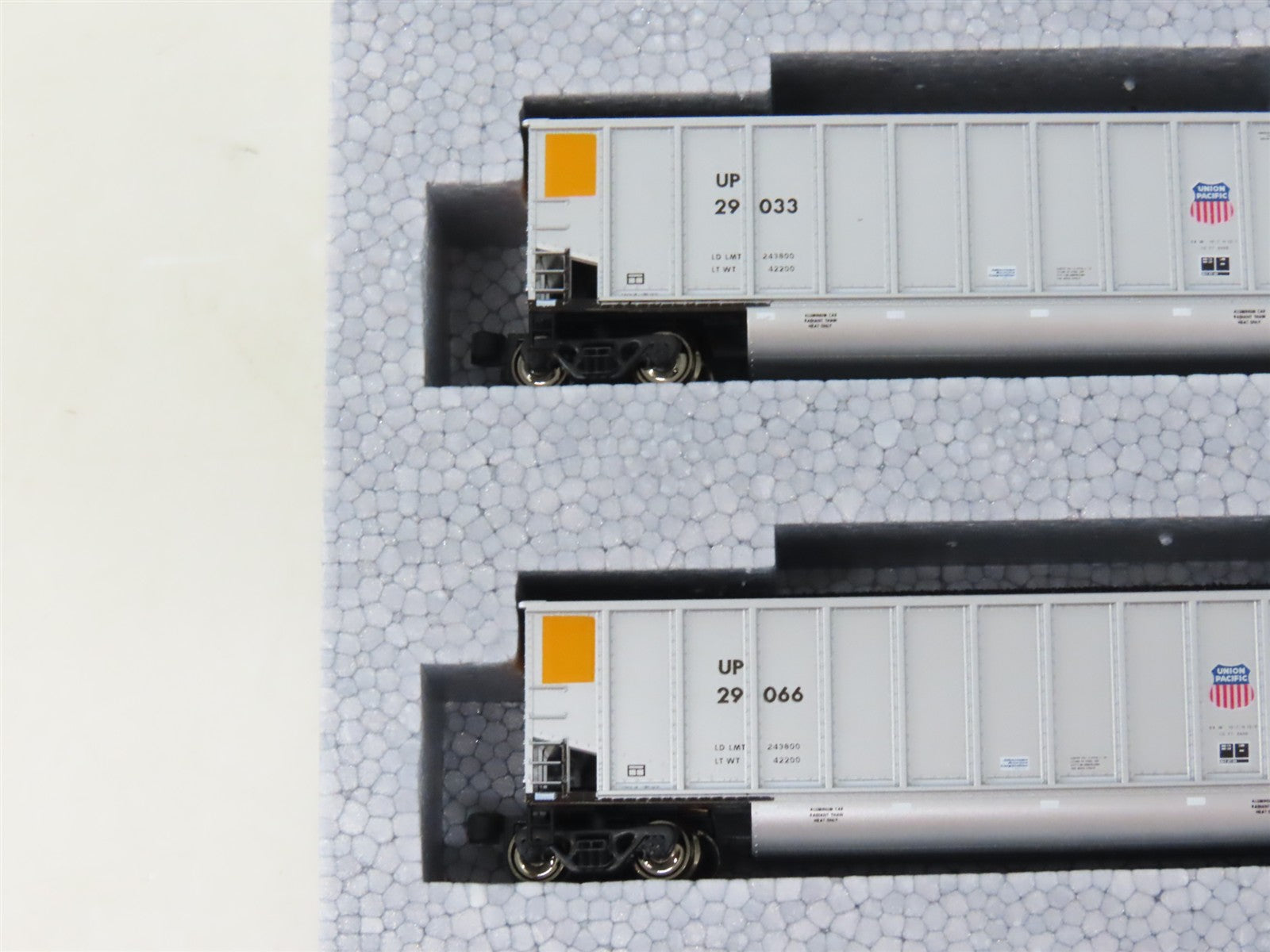 N Scale KATO 106-4604 UP Union Pacific BethGon Coalporter 8-Car Set