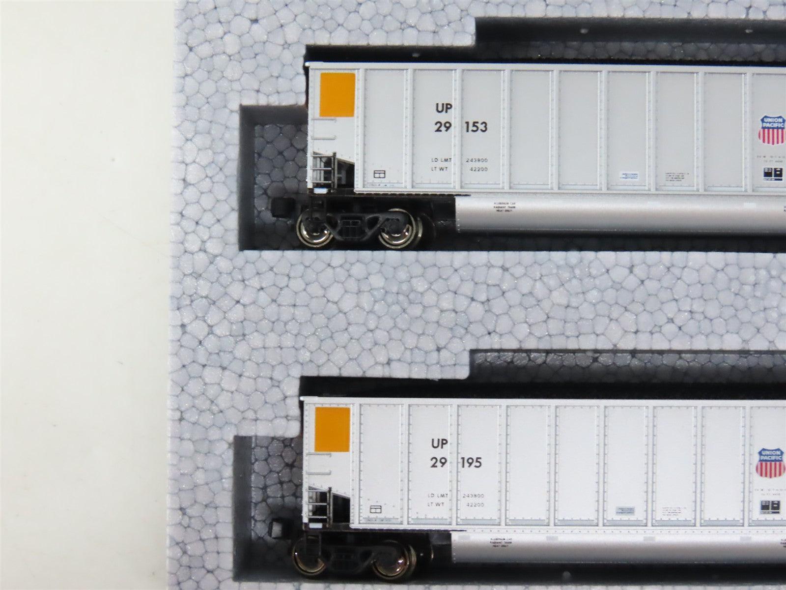 N Scale KATO 106-4604 UP Union Pacific BethGon Coalporter 8-Car Set