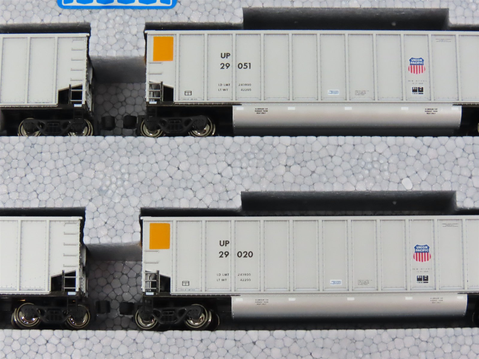 N Scale KATO 106-4604 UP Union Pacific BethGon Coalporter 8-Car Set