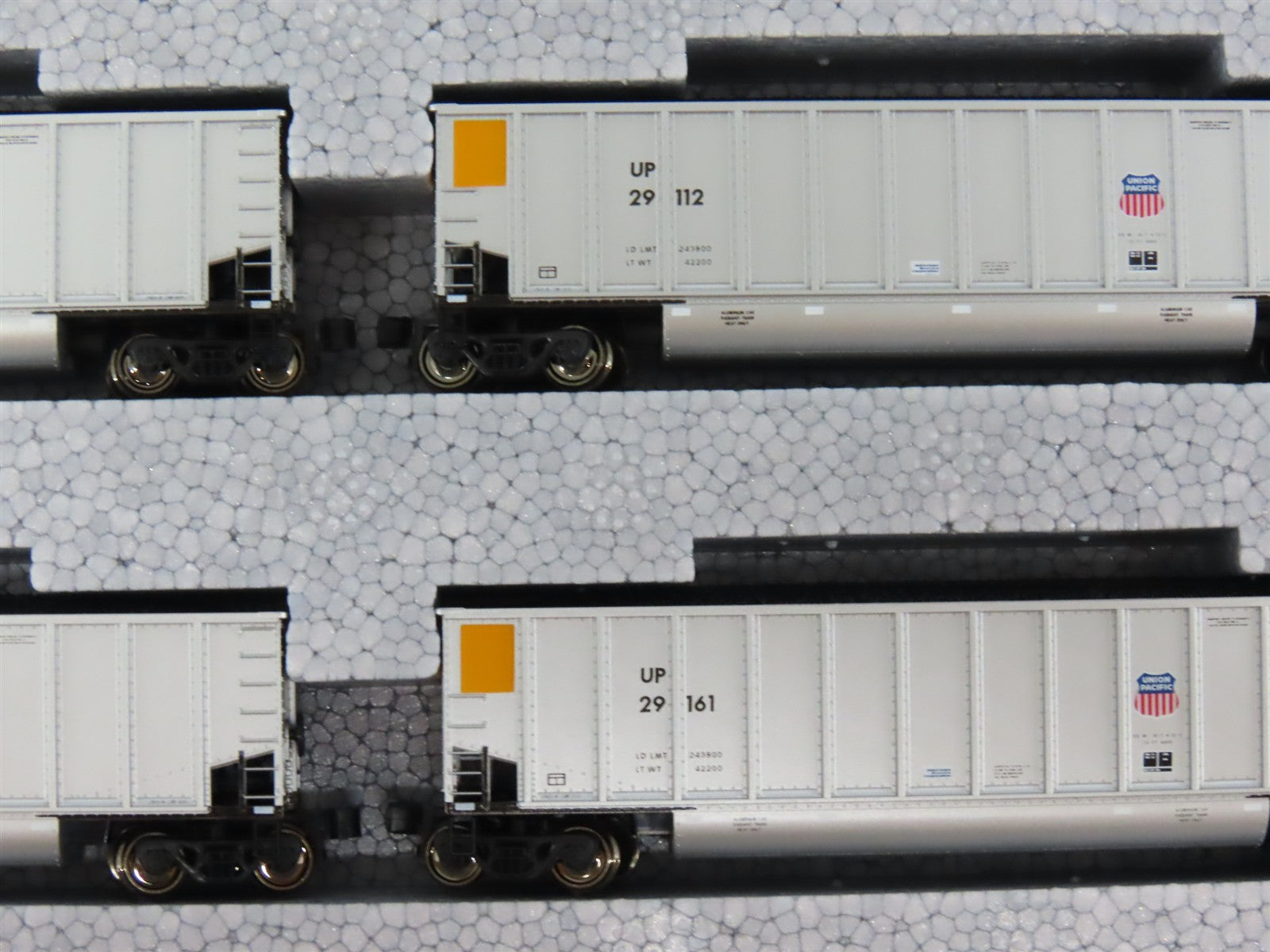 N Scale KATO 106-4604 UP Union Pacific BethGon Coalporter 8-Car Set