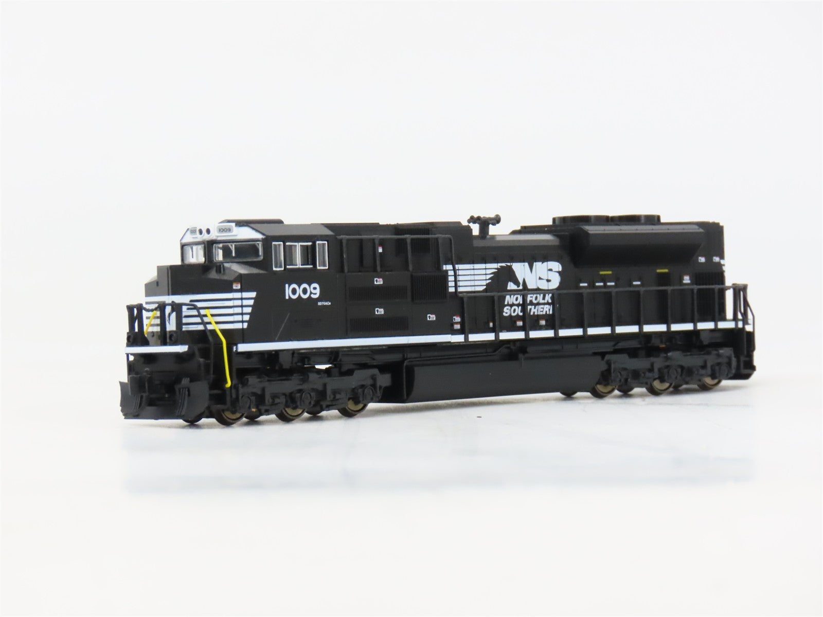 N Scale Kato 176-8507 NS Norfolk Southern SD70ACe Diesel Locomotive #1009 wDCC