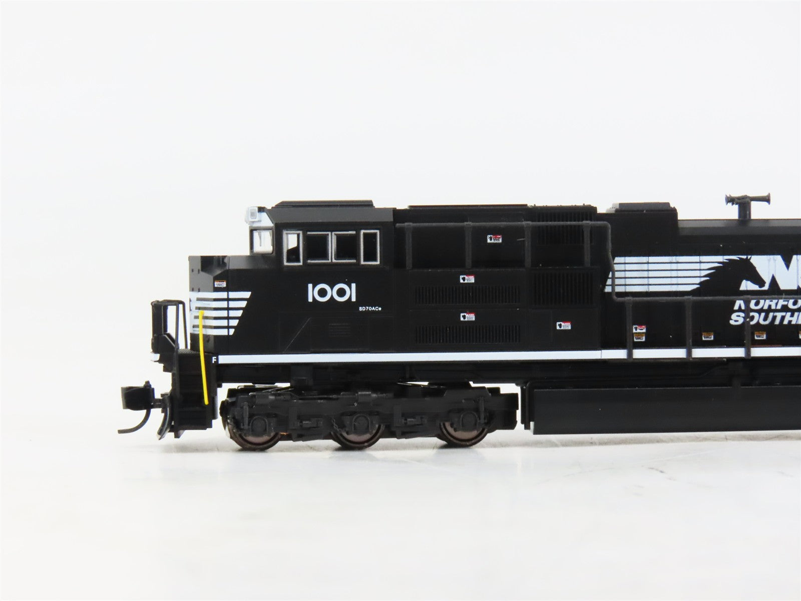 N Scale Kato 176-8513 NS Norfolk Southern SD70ACe Diesel Locomotive #1001 wDCC