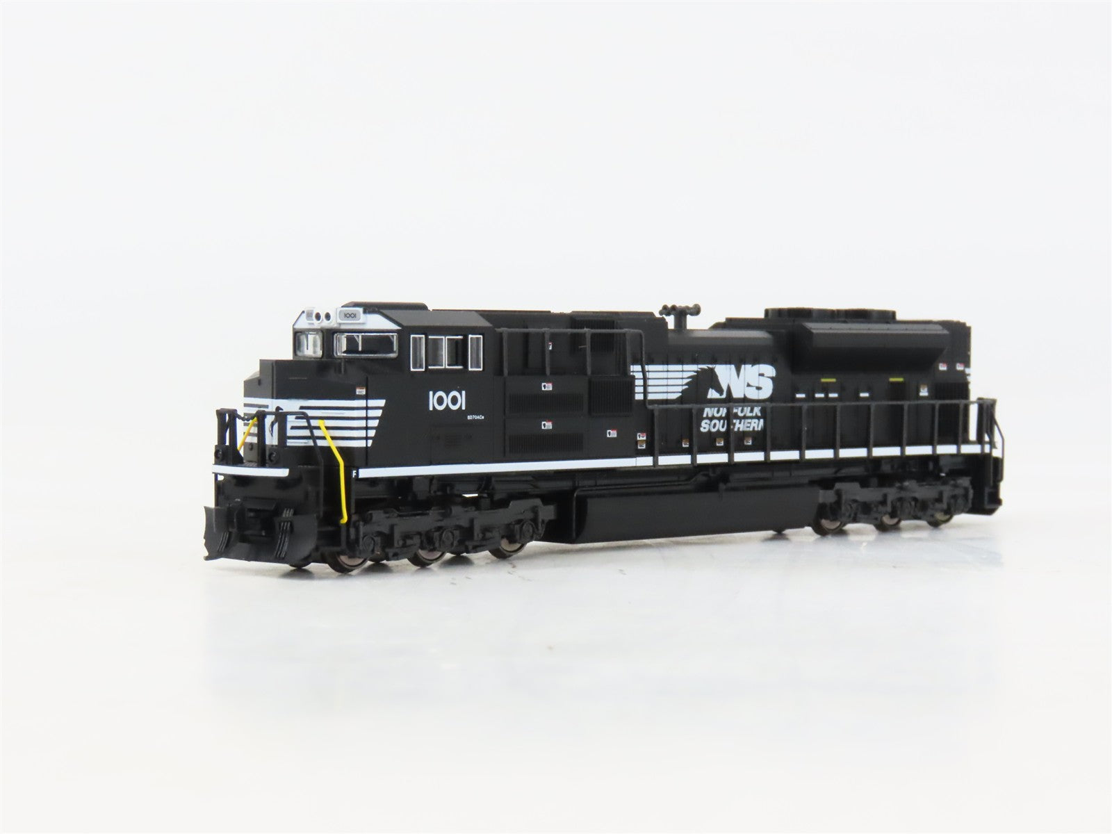 N Scale Kato 176-8513 NS Norfolk Southern SD70ACe Diesel Locomotive #1001 wDCC