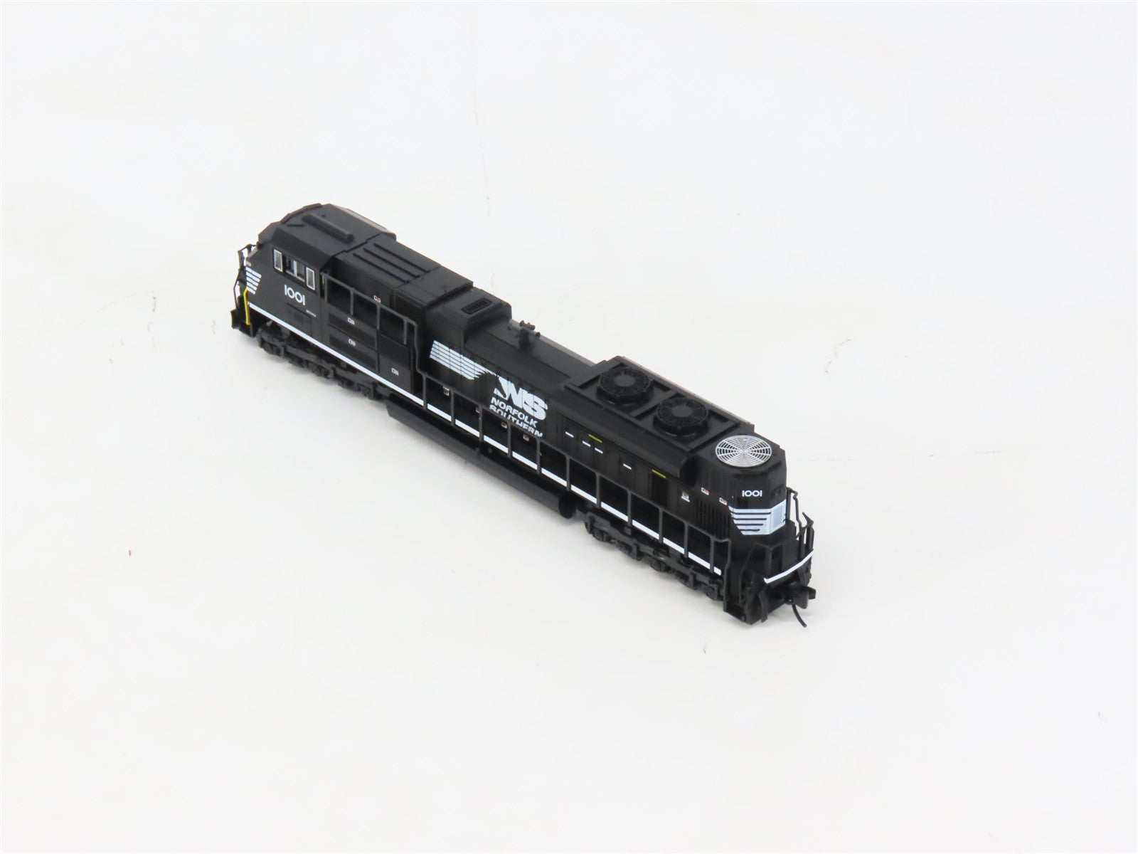 N Scale Kato 176-8513 NS Norfolk Southern SD70ACe Diesel Locomotive #1001 wDCC