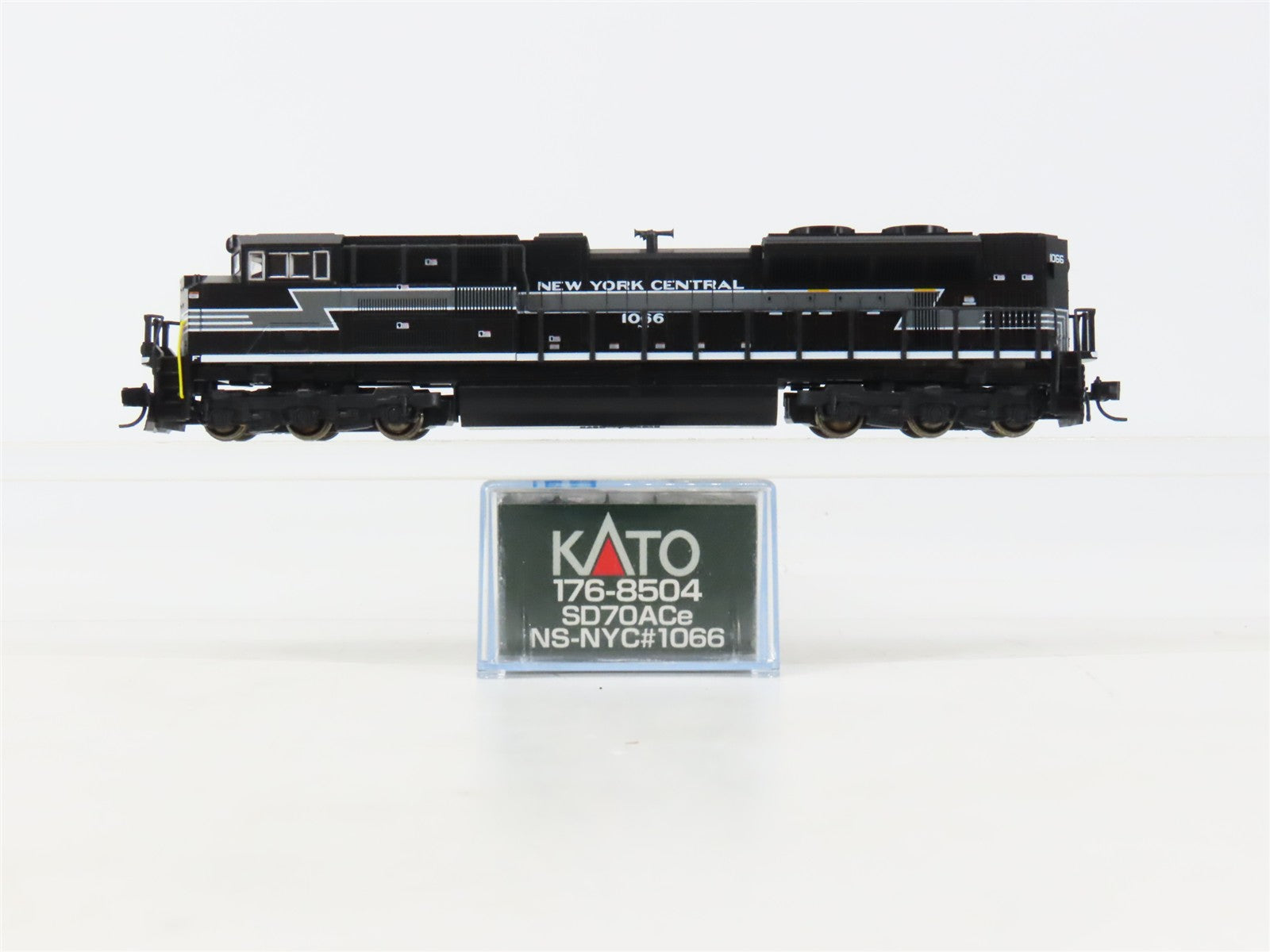 N Scale Kato 176-8504 NS New York Central Heritage SD70ACe Diesel #1066 wDCC