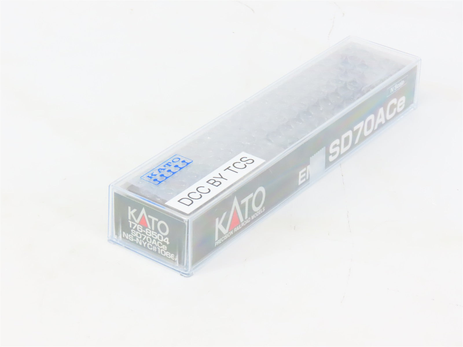 N Scale Kato 176-8504 NS New York Central Heritage SD70ACe Diesel #1066 wDCC