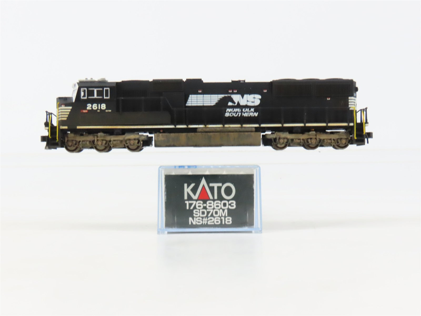N Scale Kato 176-8603 NS Norfolk Southern SD70M Diesel Loco #2618 Weathered