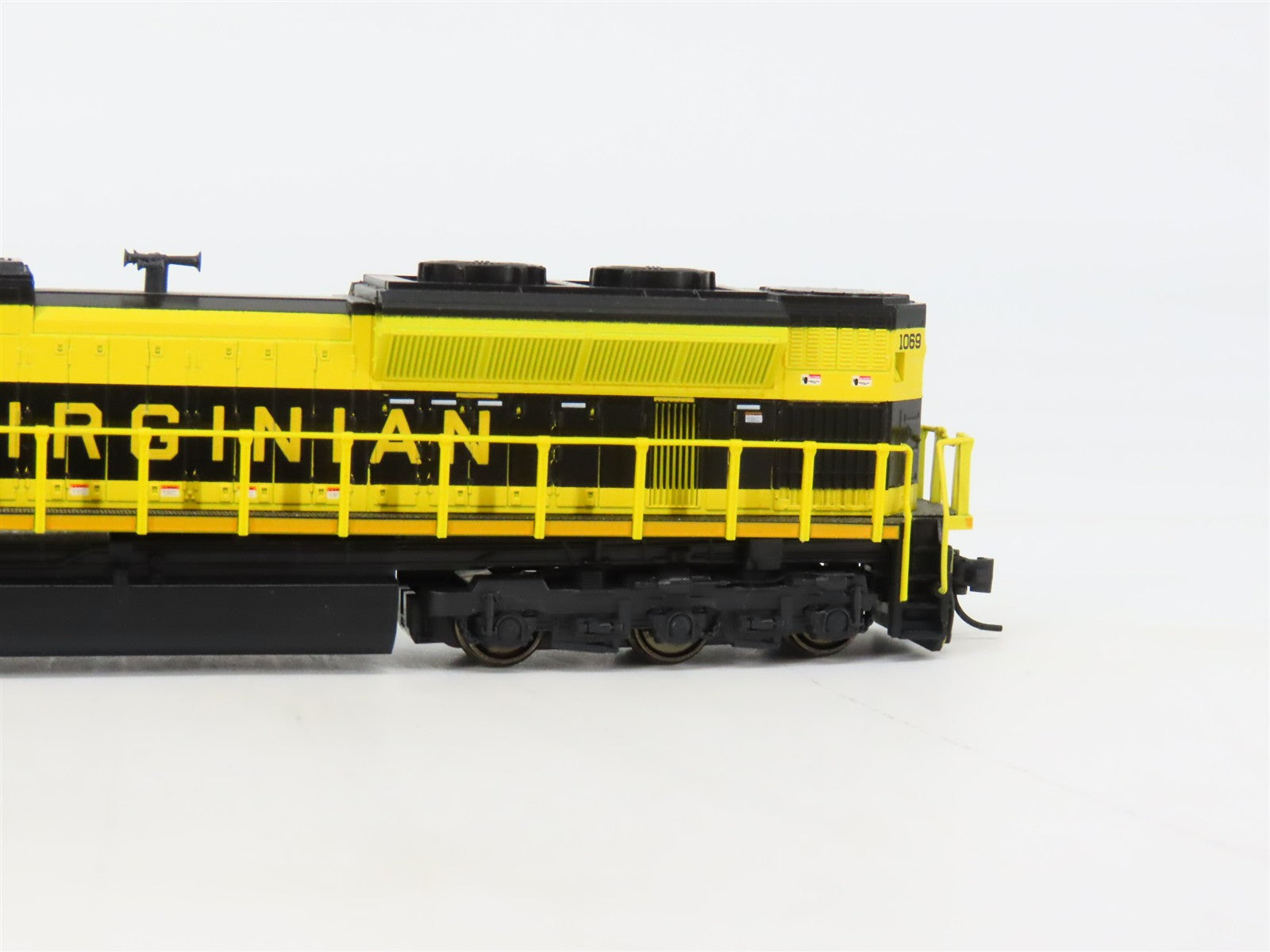 N Scale Kato 176-8505 NS Virginian Heritage SD70ACe Diesel Locomotive #1069 wDCC