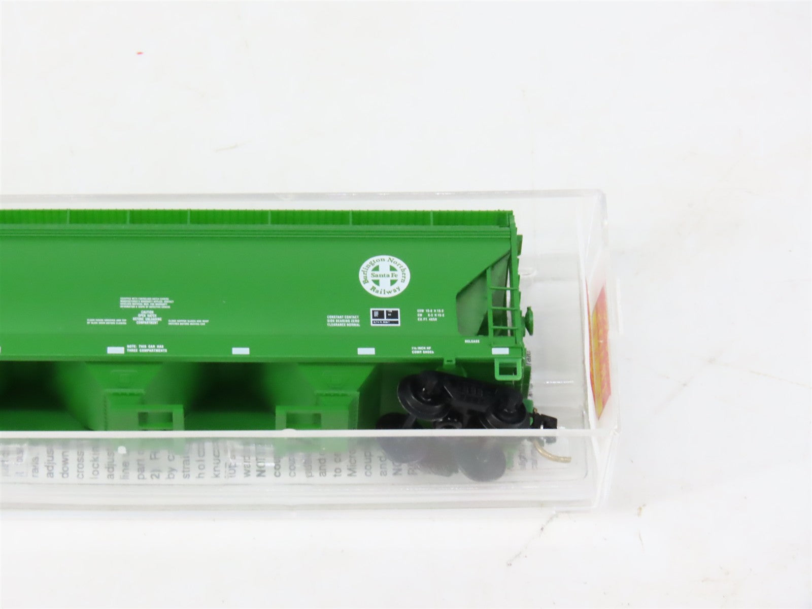 N Micro-Trains MTL 94110 BN Burlington Northern 3-Bay Covered Hopper #422033
