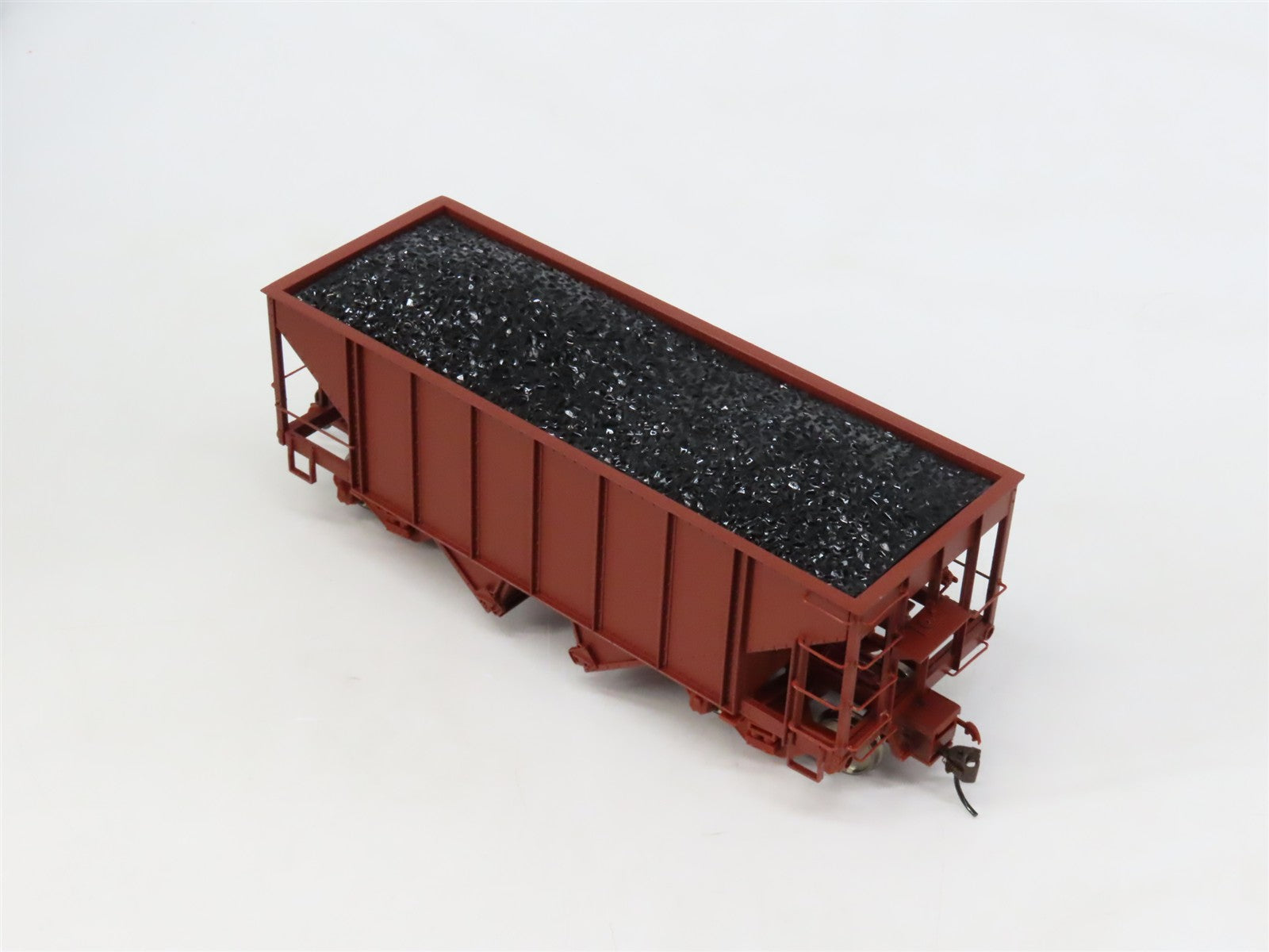 On30 Scale Bachmann 27999 Unlettered 2-Bay Steel Hopper Car 2-Pack