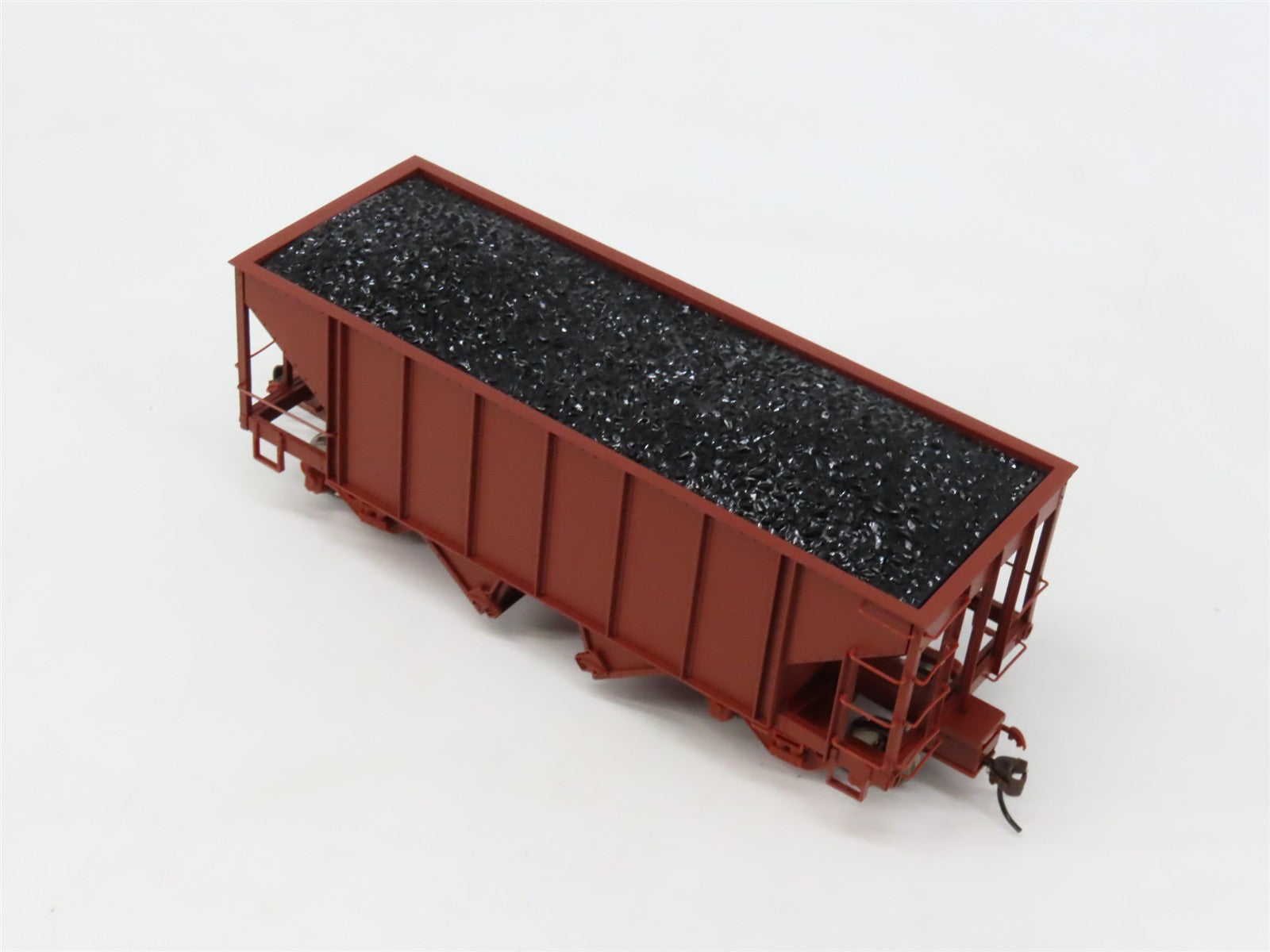 On30 Scale Bachmann 27999 Unlettered 2-Bay Steel Hopper Car 2-Pack