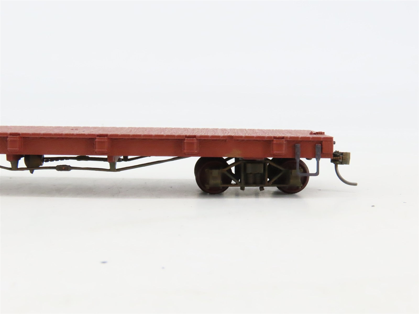 On30 Scale Bachmann 27399 Unlettered Flatcar Weathered