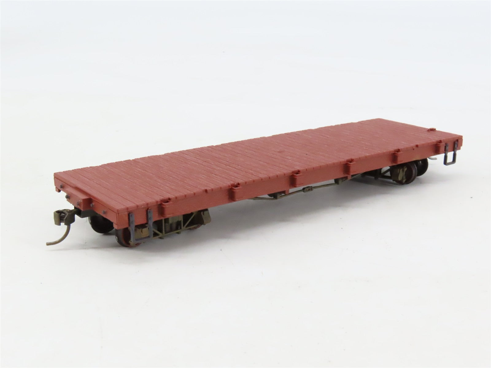 On30 Scale Bachmann 27399 Unlettered Flatcar Weathered