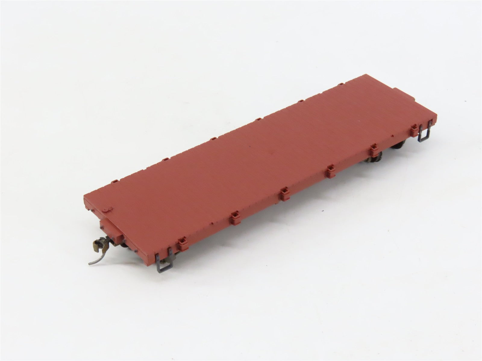 On30 Scale Bachmann 27399 Unlettered Flatcar Weathered