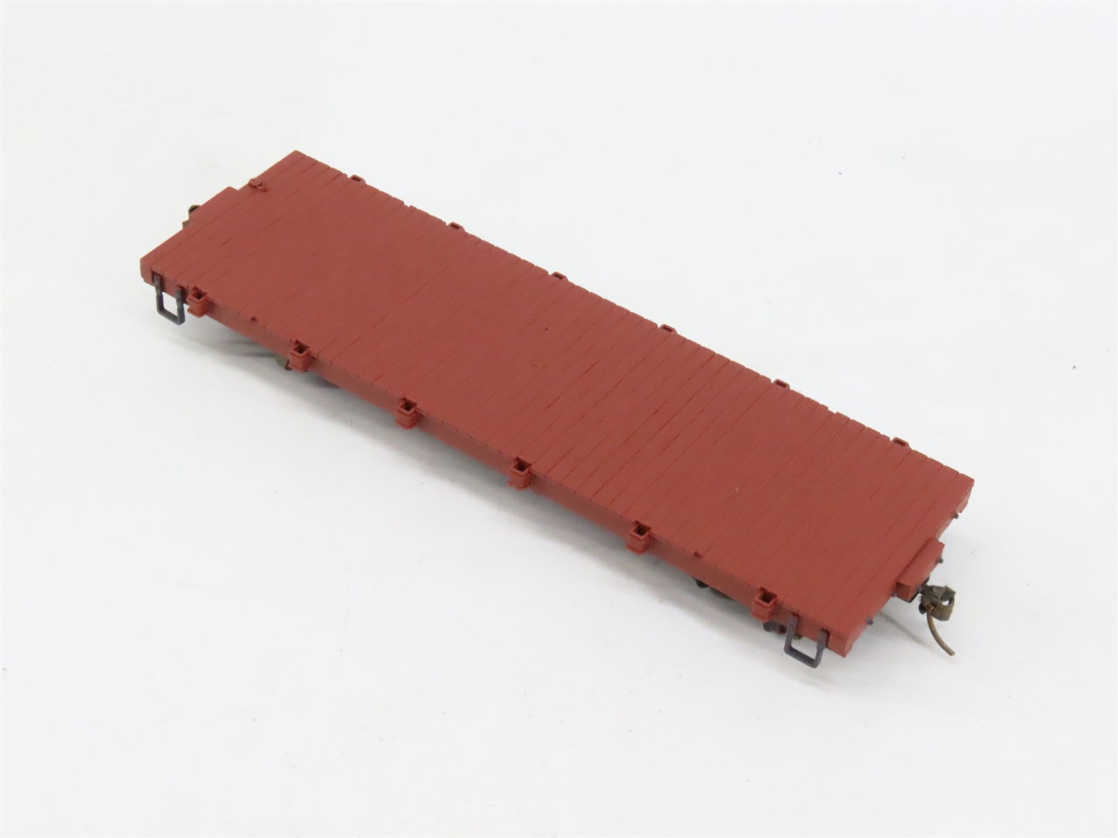 On30 Scale Bachmann 27399 Unlettered Flatcar Weathered