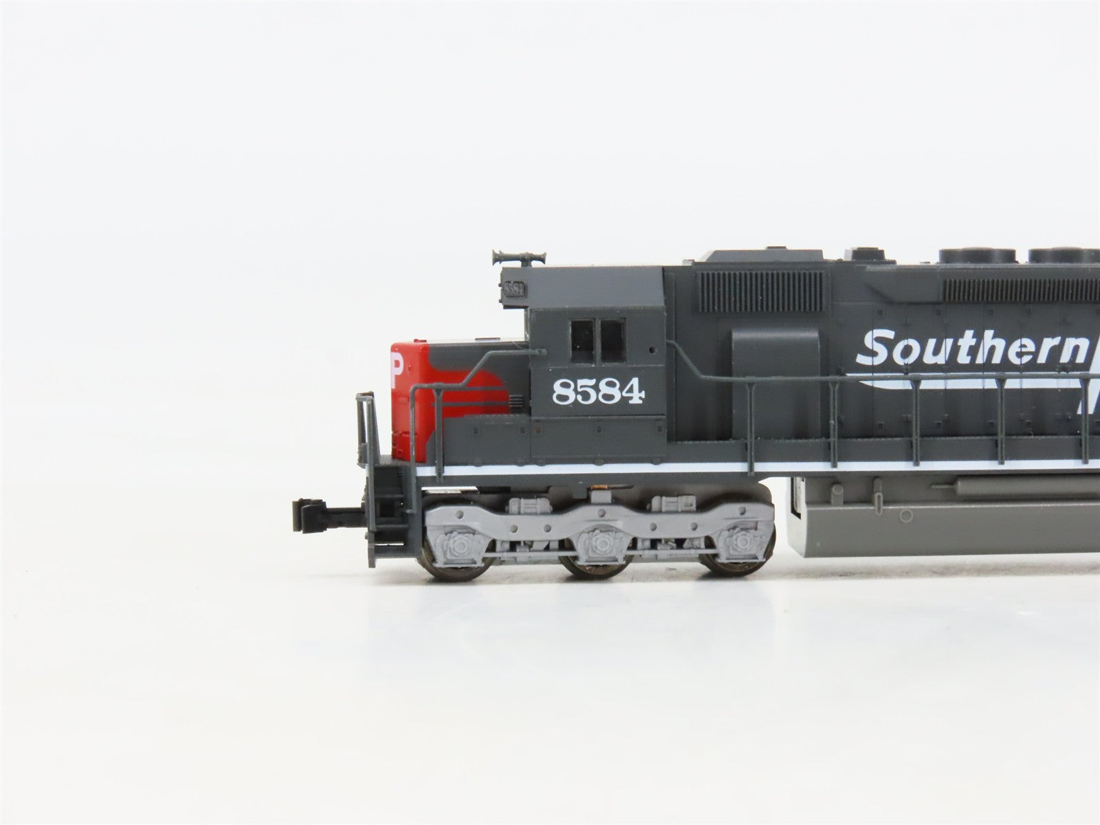 N Scale Kato 176-3131 SP Southern Pacific SD45 Diesel Locomotive #8584
