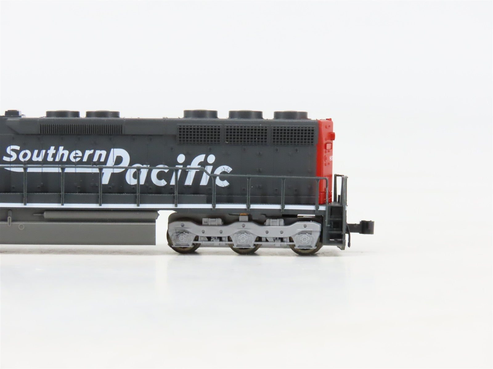 N Scale Kato 176-3131 SP Southern Pacific SD45 Diesel Locomotive #8584
