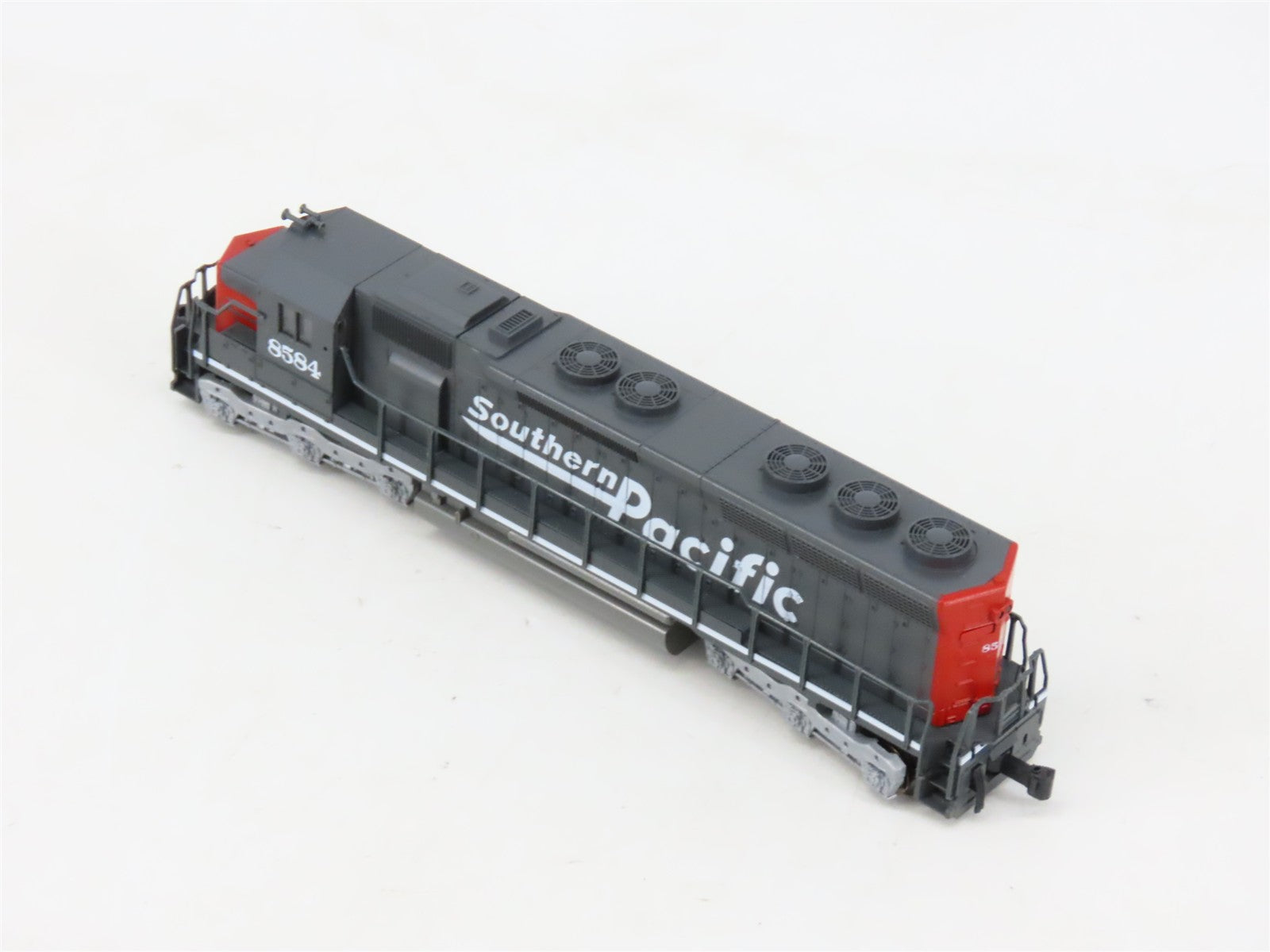 N Scale Kato 176-3131 SP Southern Pacific SD45 Diesel Locomotive #8584