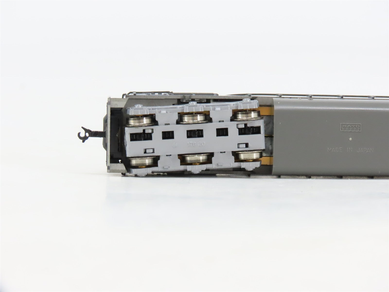 N Scale Kato 176-3131 SP Southern Pacific SD45 Diesel Locomotive #8584