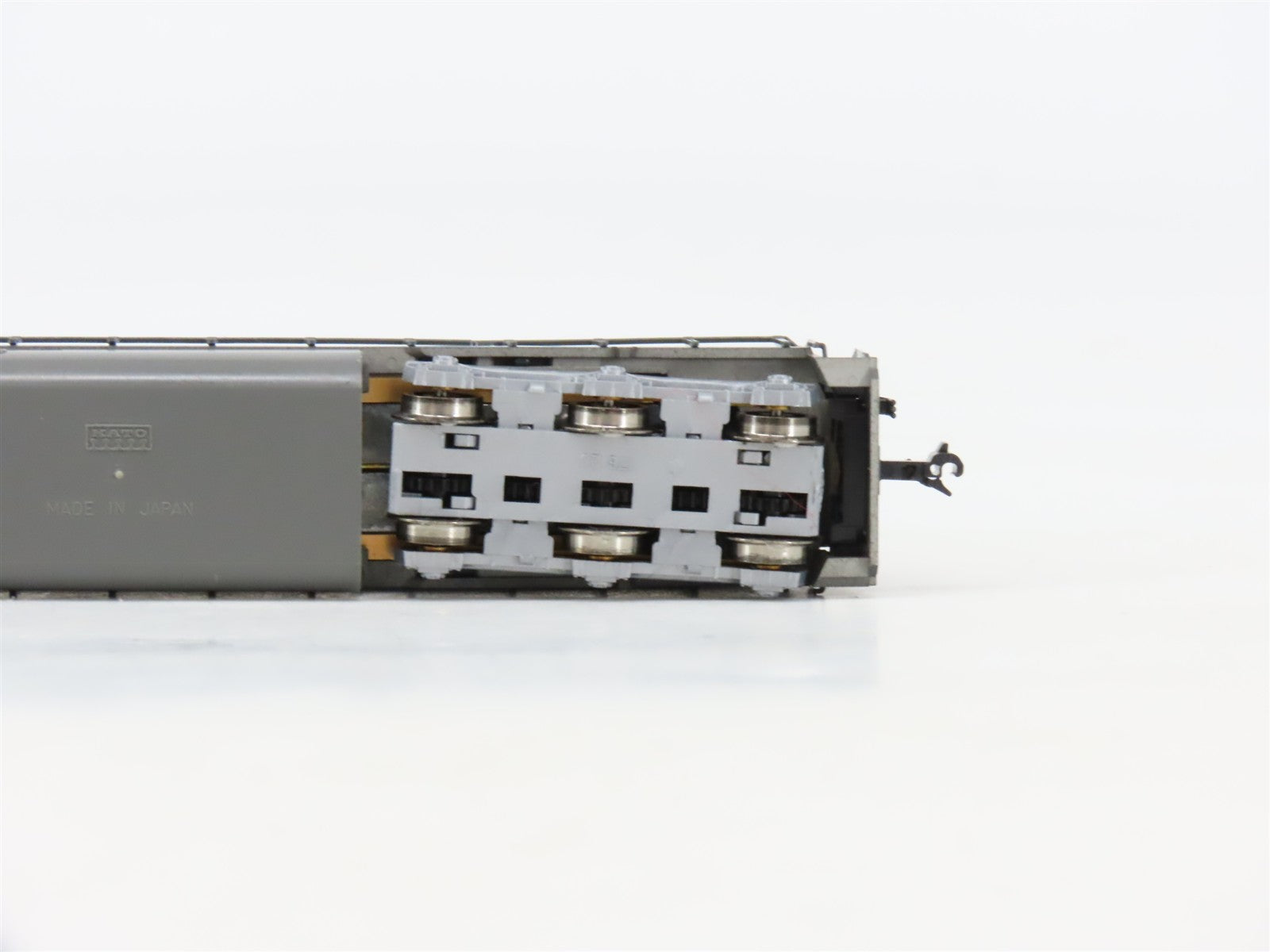 N Scale Kato 176-3131 SP Southern Pacific SD45 Diesel Locomotive #8584