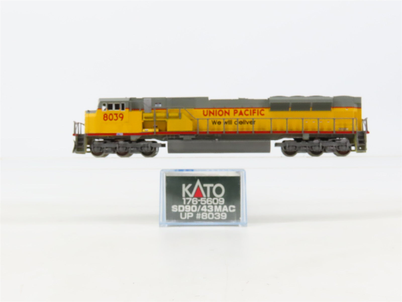 N Scale Kato 176-5609 UP Union Pacific SD90/43MAC Diesel Loco #8039 wDCC