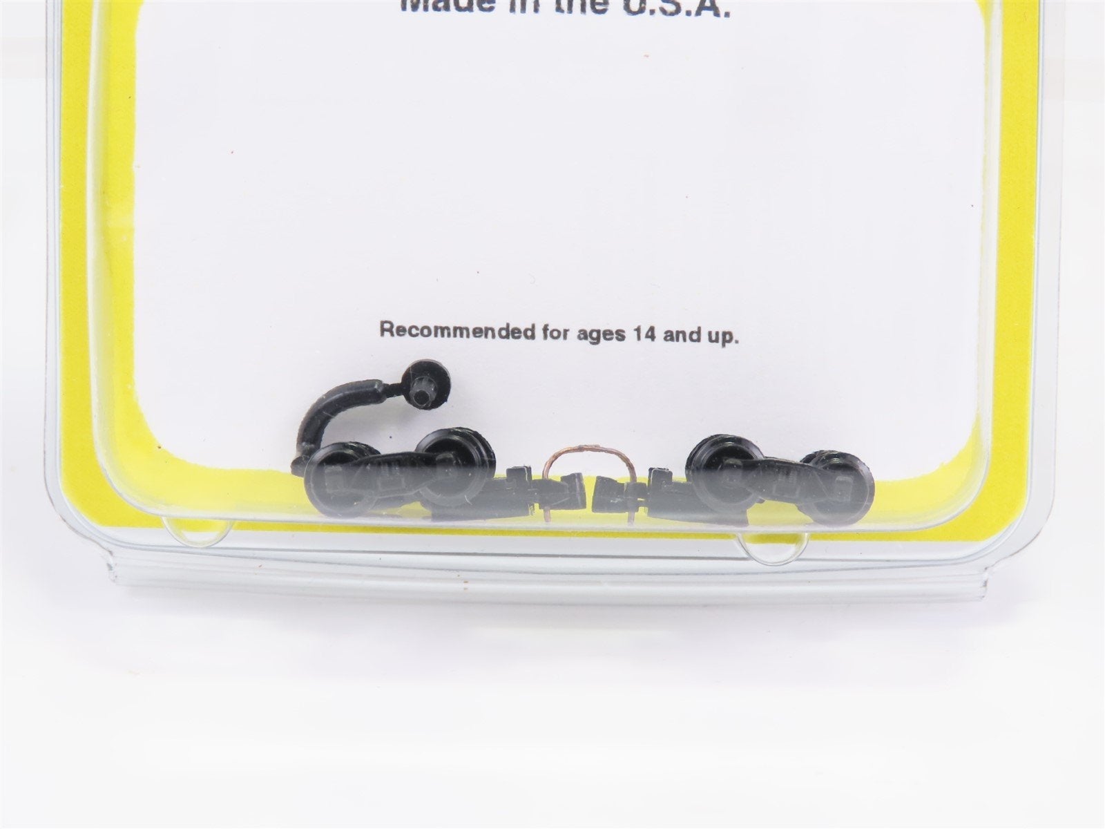 Z Scale Micro-Trains MTL 00402001 (955) Arch Bar Trucks w/ Magne-Matic Couplers