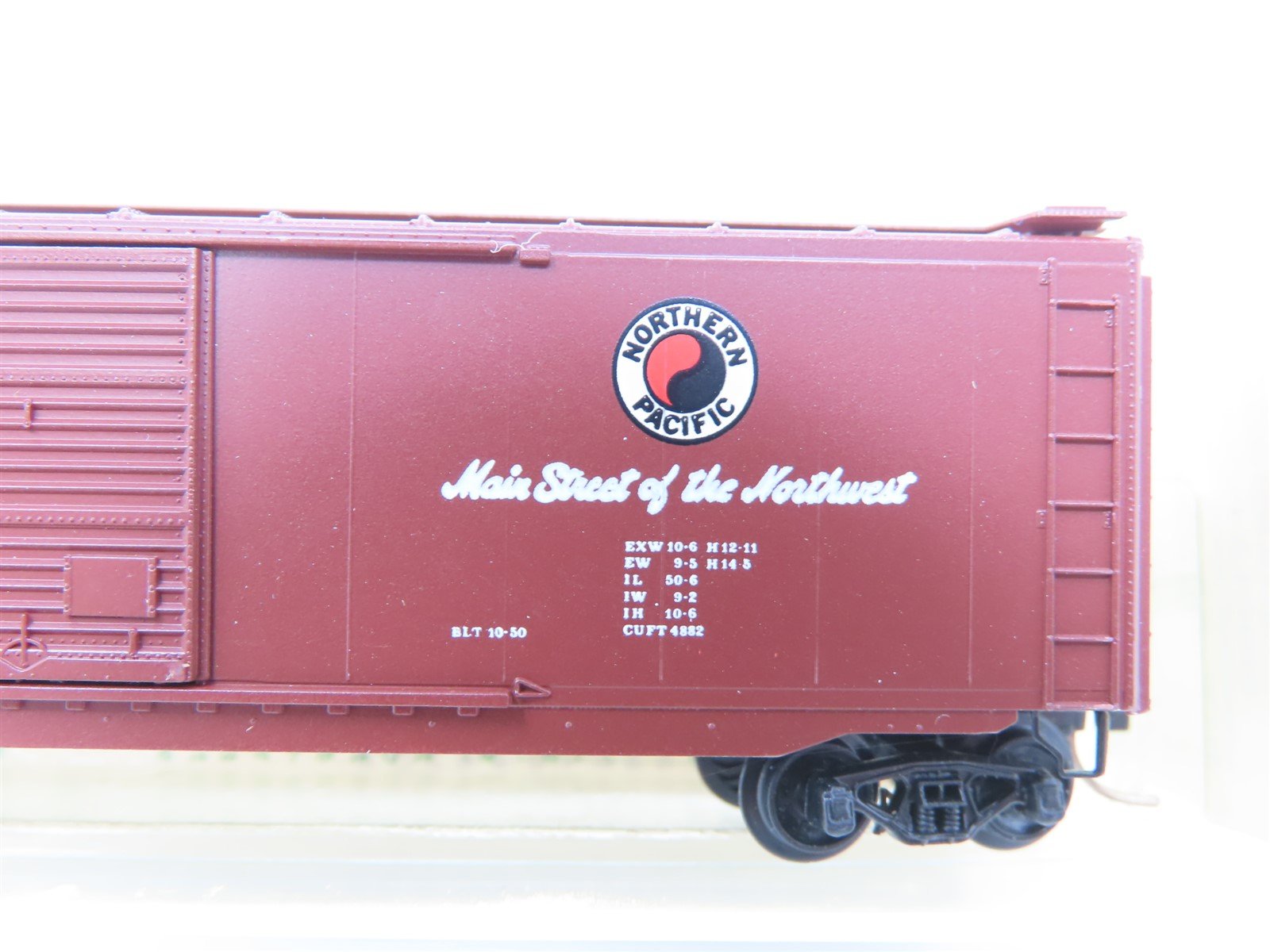 N Scale Micro-Trains MTL 31170 NP Northern Pacific 50' Single Door Boxcar #31468