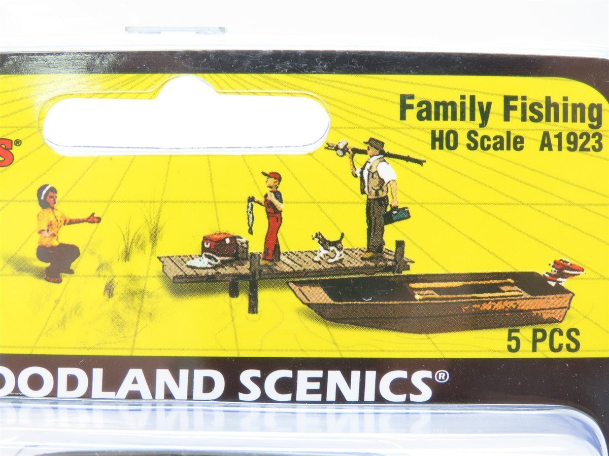 HO Scale Woodland Scenics A1923 Family Fishing Scenery People Figures w/ Boat
