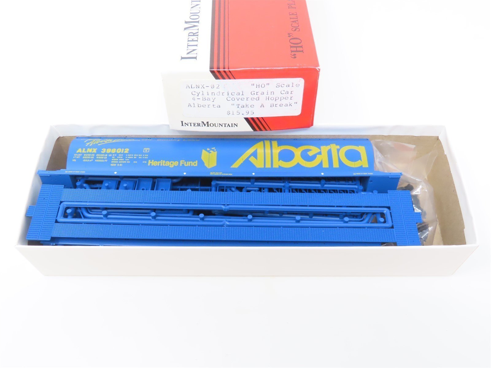 HO Scale InterMountain Kit ALNX-02 Alberta "Take A Break" 4-Bay Hopper #396012