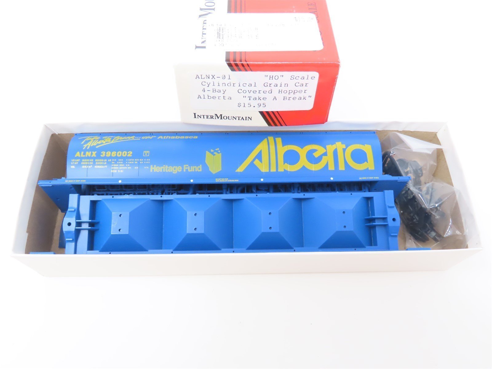 HO Scale InterMountain Kit ALNX-01 Alberta "Take A Break" 4-Bay Hopper #396002