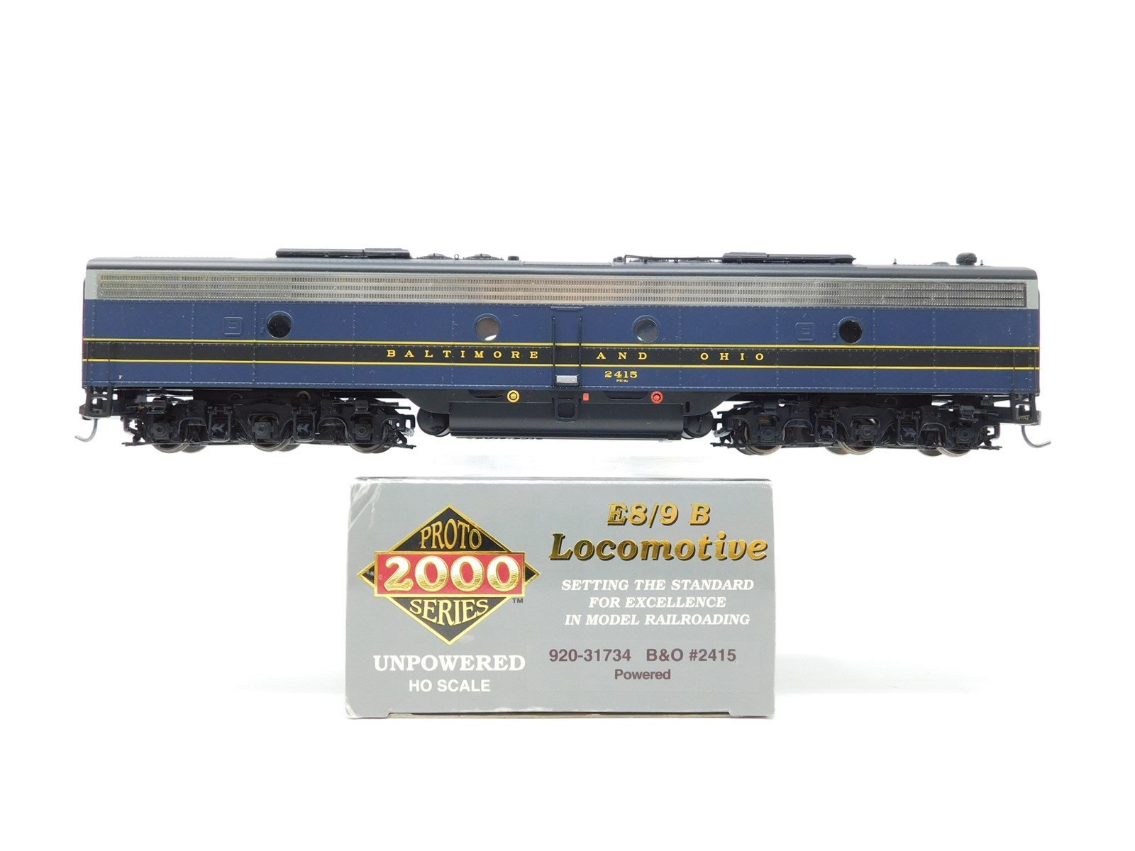 HO Walthers 920-31734 B&O Baltimore & Ohio E8/9B Diesel Unpowered Dummy #2415