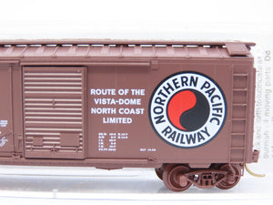 N Scale Micro-Trains MTL 22040 NP Northern Pacific 40' Box Car #8719