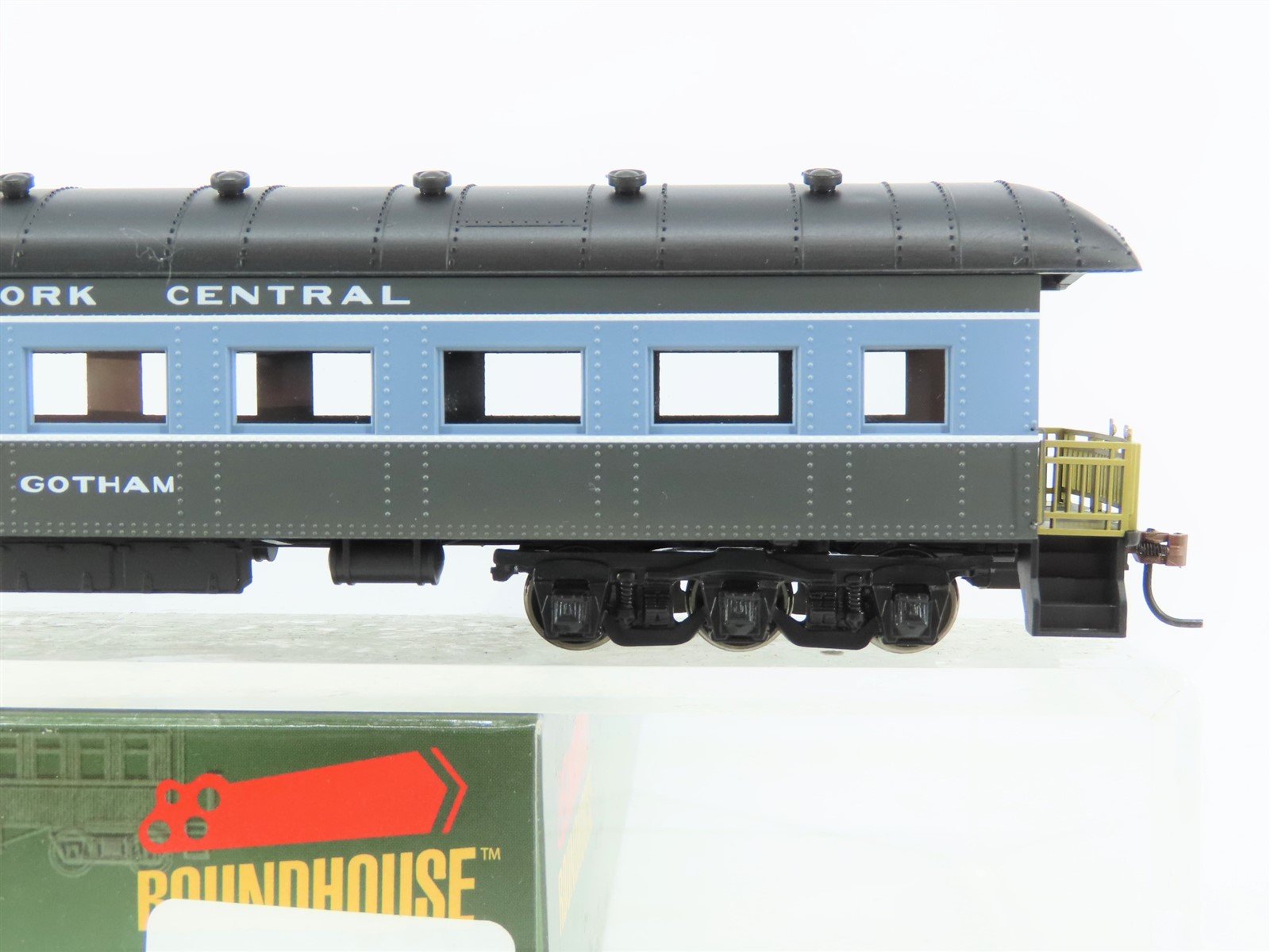 HO Scale Roundhouse 86622 NYC New York Central Arch-Roof Obs Passenger 