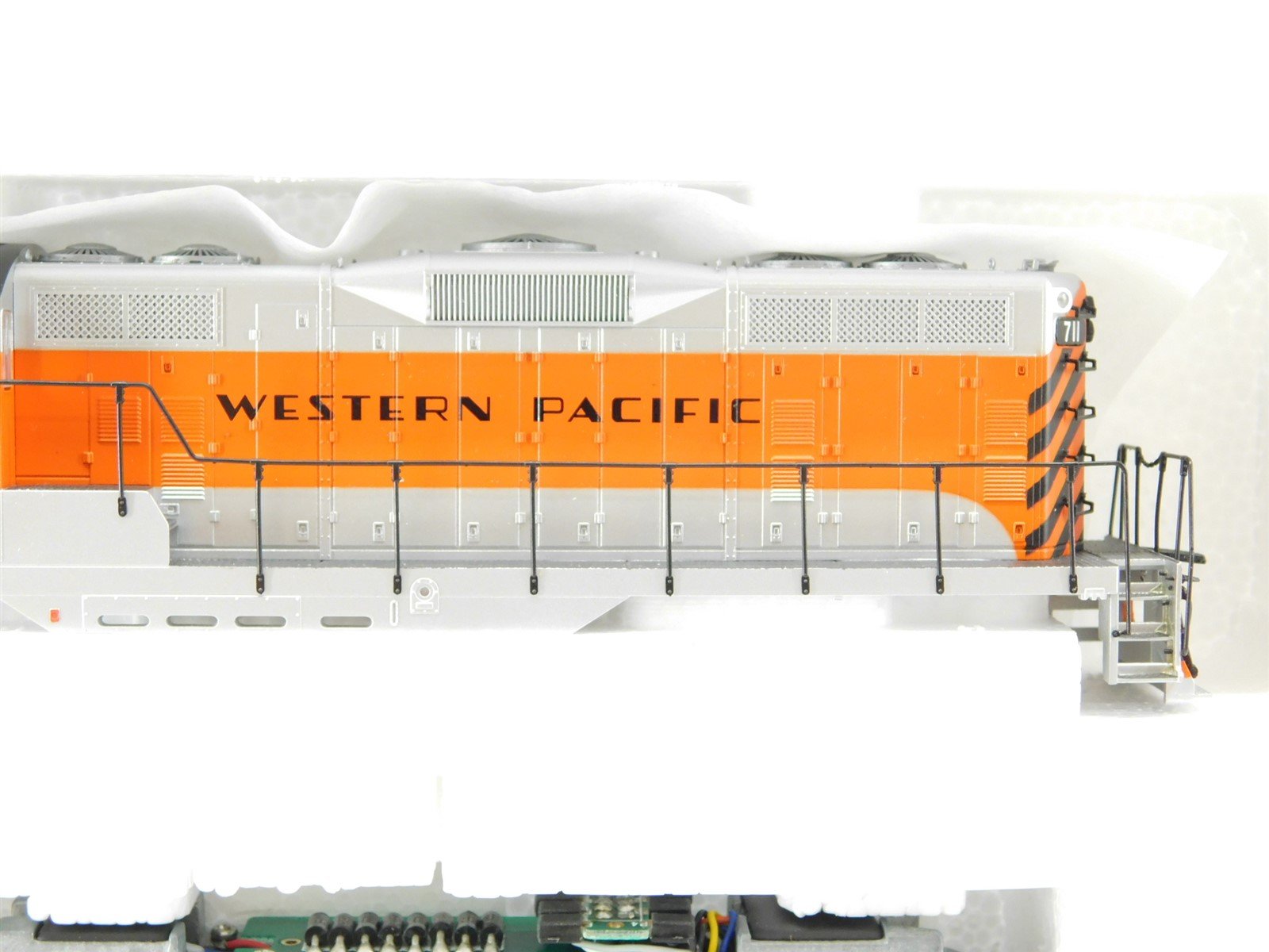 HO Scale Proto 2000 23013 WP Western Pacific GP7 Ph. 2 Diesel #711 - Bad Gears