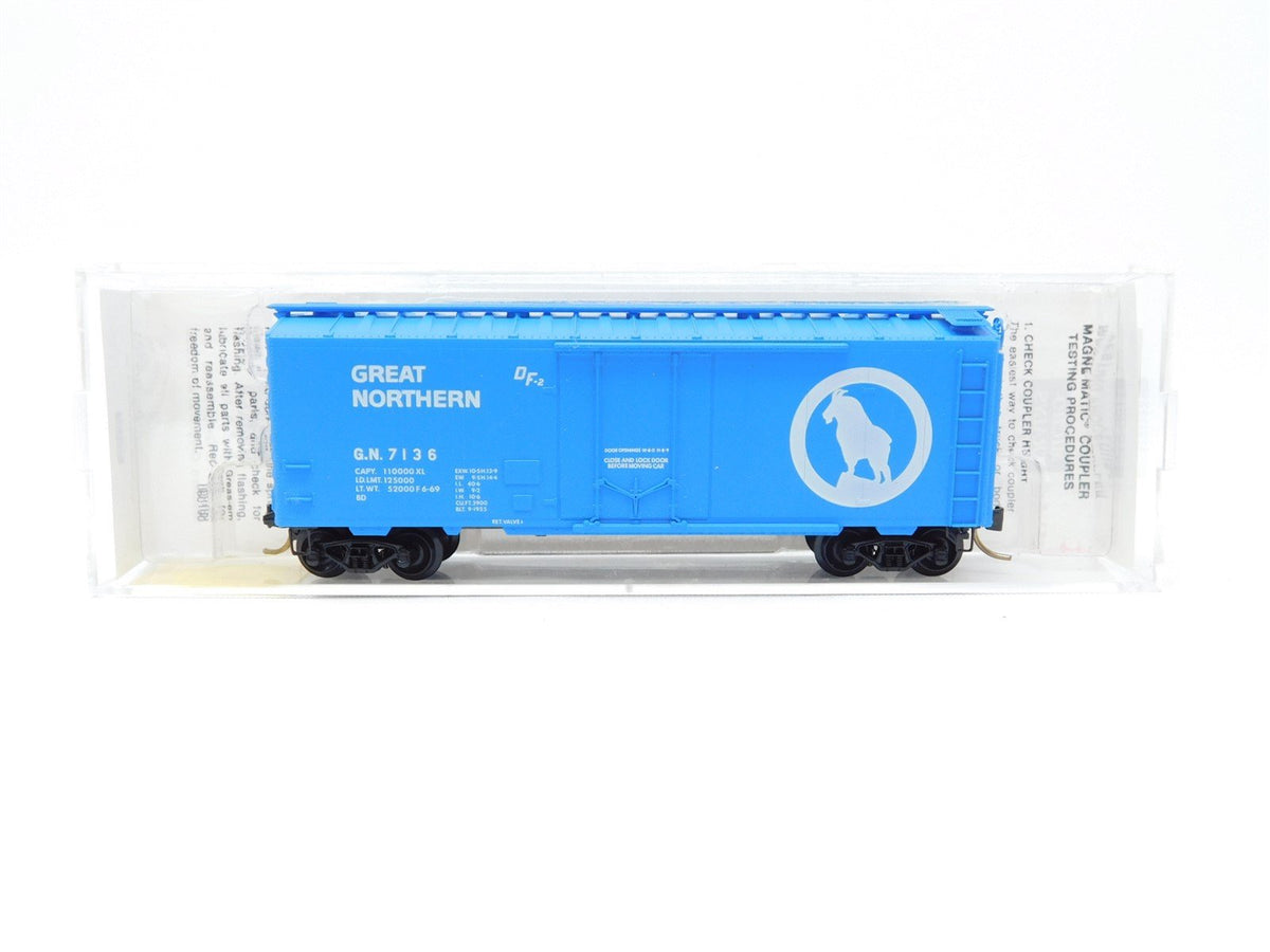 N Scale Micro-Trains MTL #21040 GN Great Northern 40&#39; Plug Door Box Car #7136