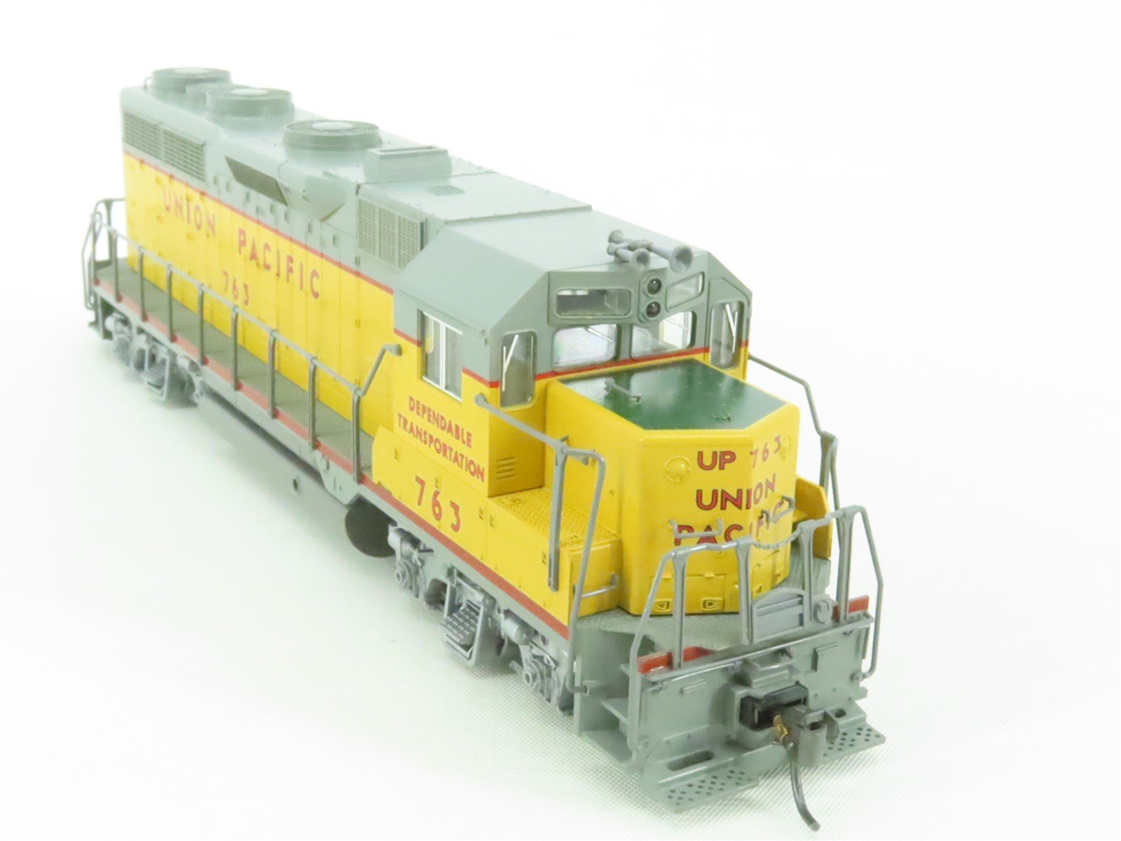 HO Scale KATO 37-02E UP Union Pacific EMD GP35 Ph. 1a Diesel 