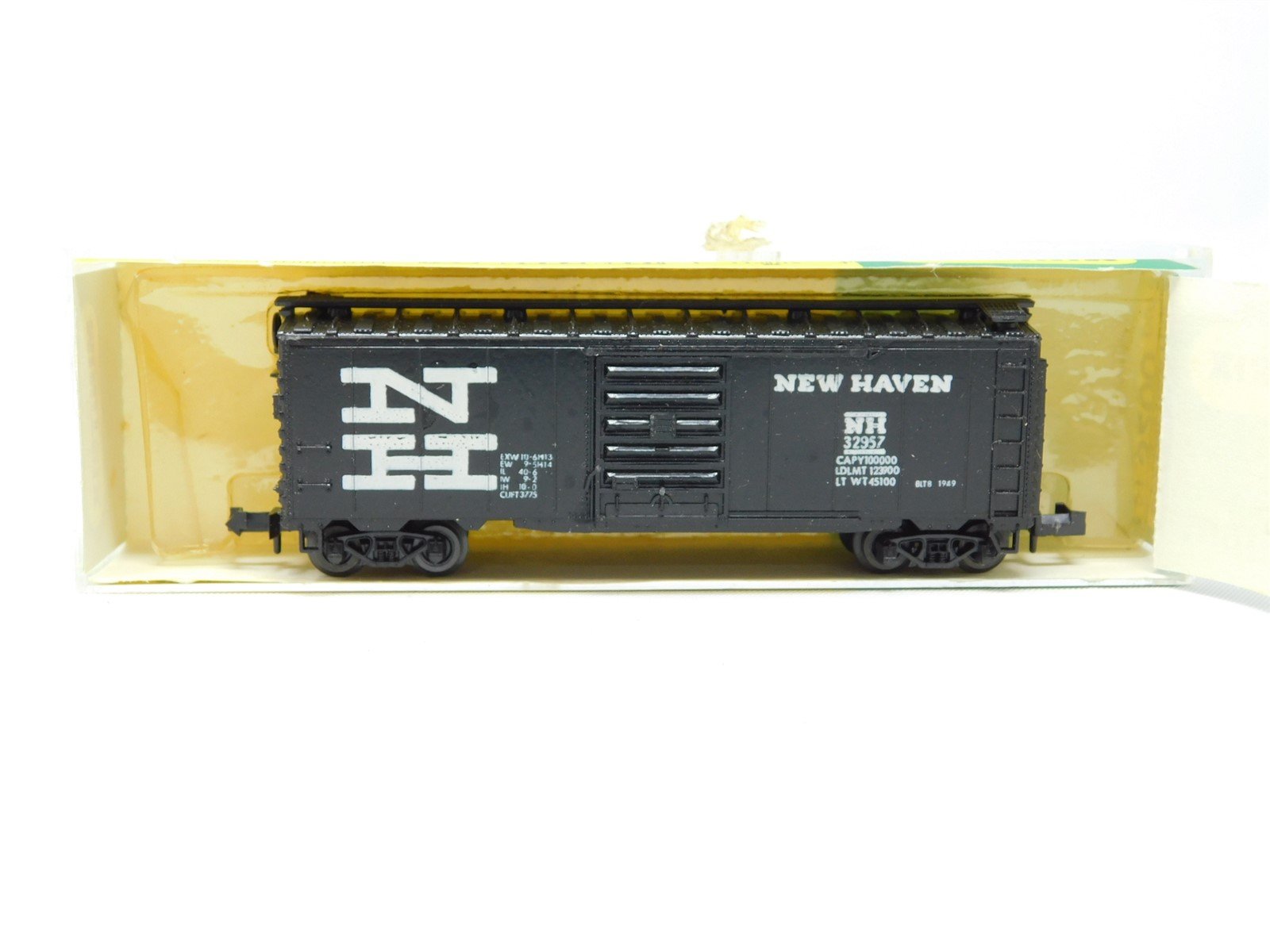 N Scale Minitrix 51320000 NH New Haven Single Door Steel Box Car #32957