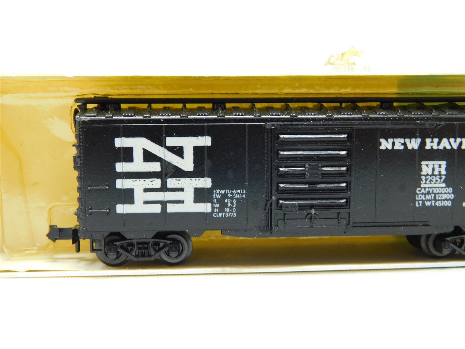 N Scale Minitrix 51320000 NH New Haven Single Door Steel Box Car #32957