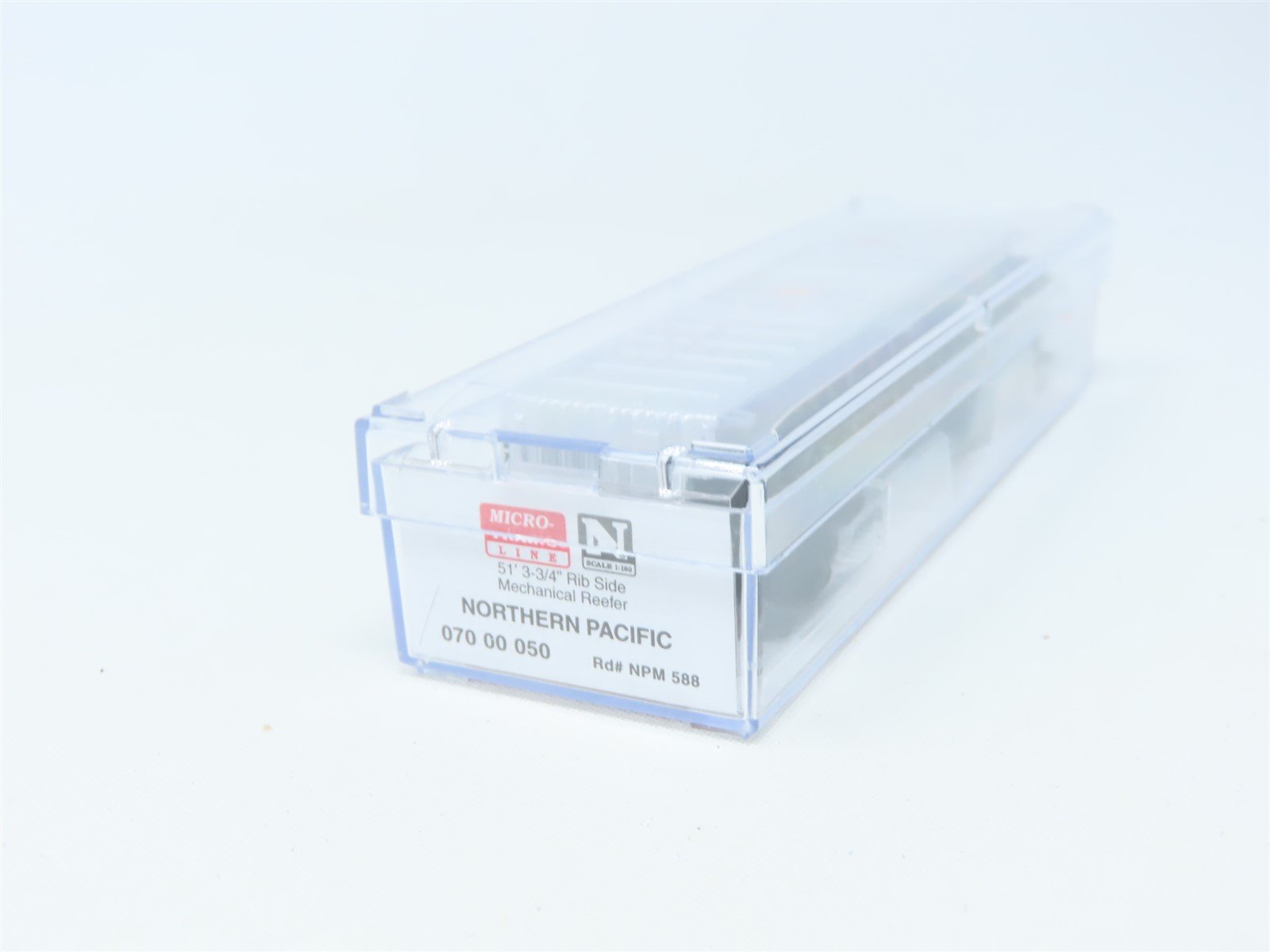 N Scale Micro-Trains MTL 07000050 NP Northern Pacific 51' Mech Reefer #588